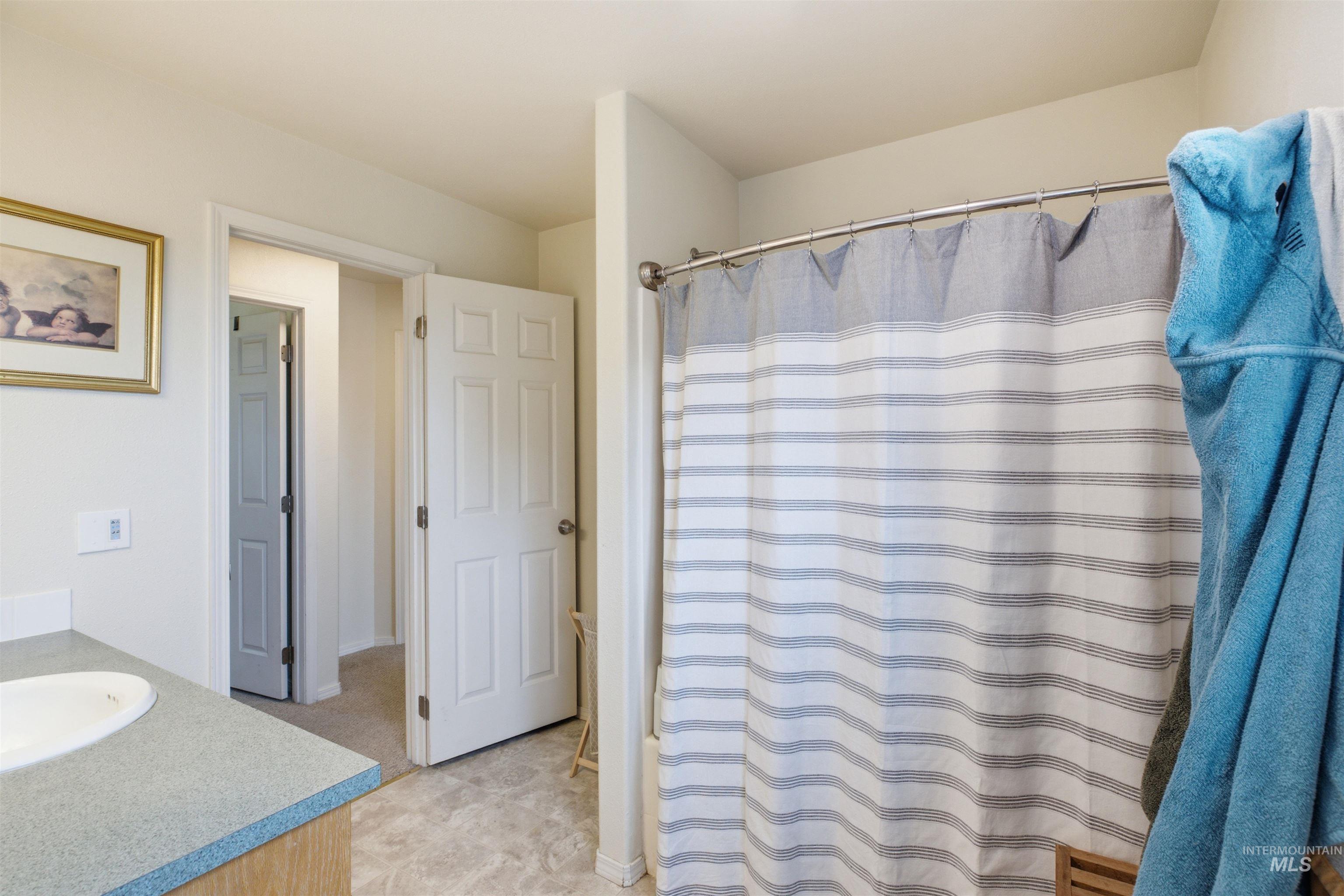525 Northwood, Moscow, Idaho 83843, 3 Bedrooms, 1.5 Bathrooms, Residential Income For Sale, Price $559,000,MLS 98992201