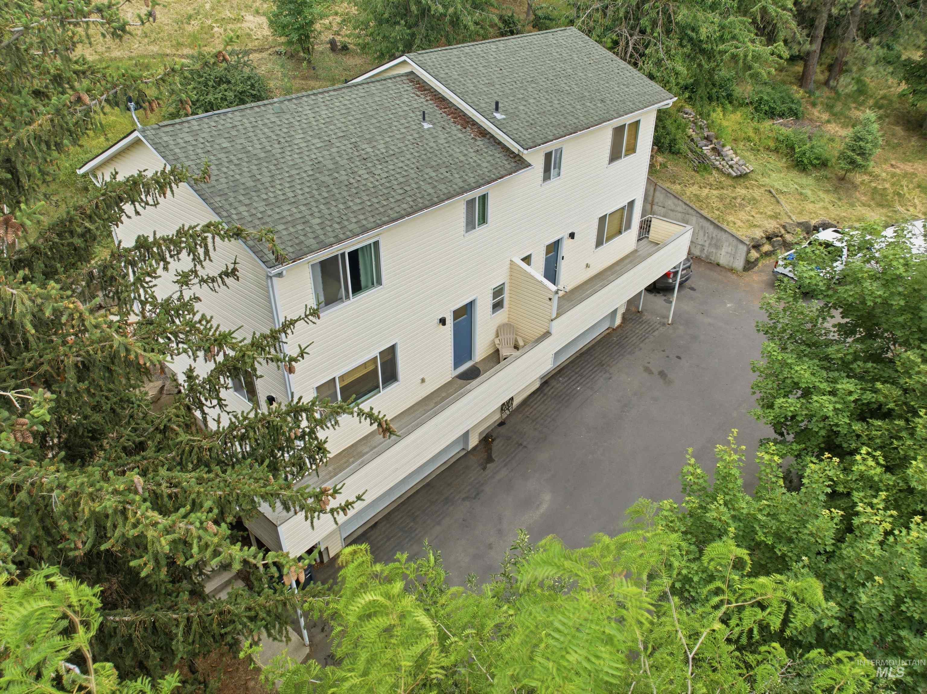 525 Northwood, Moscow, Idaho 83843, 3 Bedrooms, 1.5 Bathrooms, Residential Income For Sale, Price $559,000,MLS 98992201