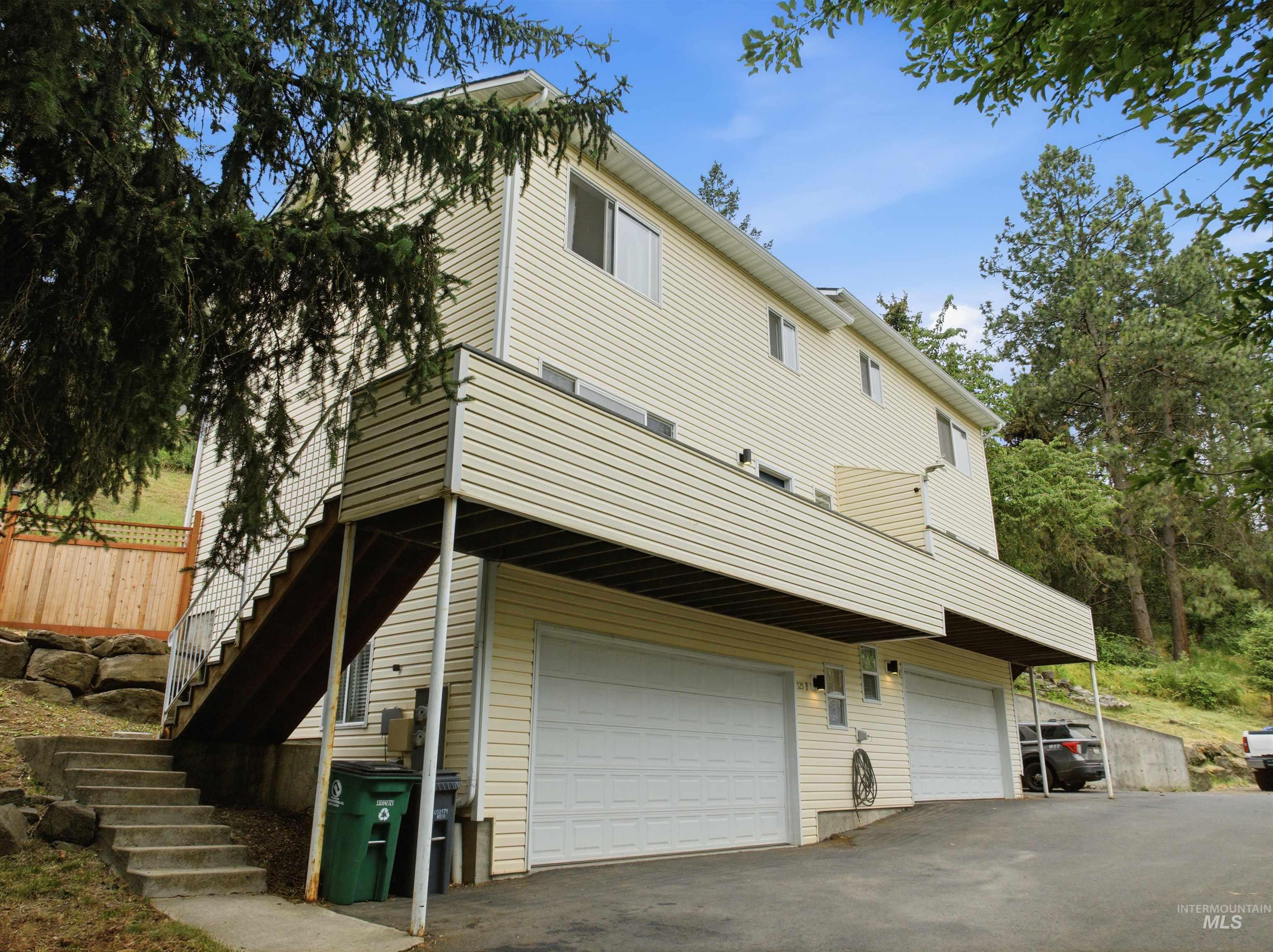525 Northwood, Moscow, Idaho 83843, 3 Bedrooms, 1.5 Bathrooms, Residential Income For Sale, Price $559,000,MLS 98992201