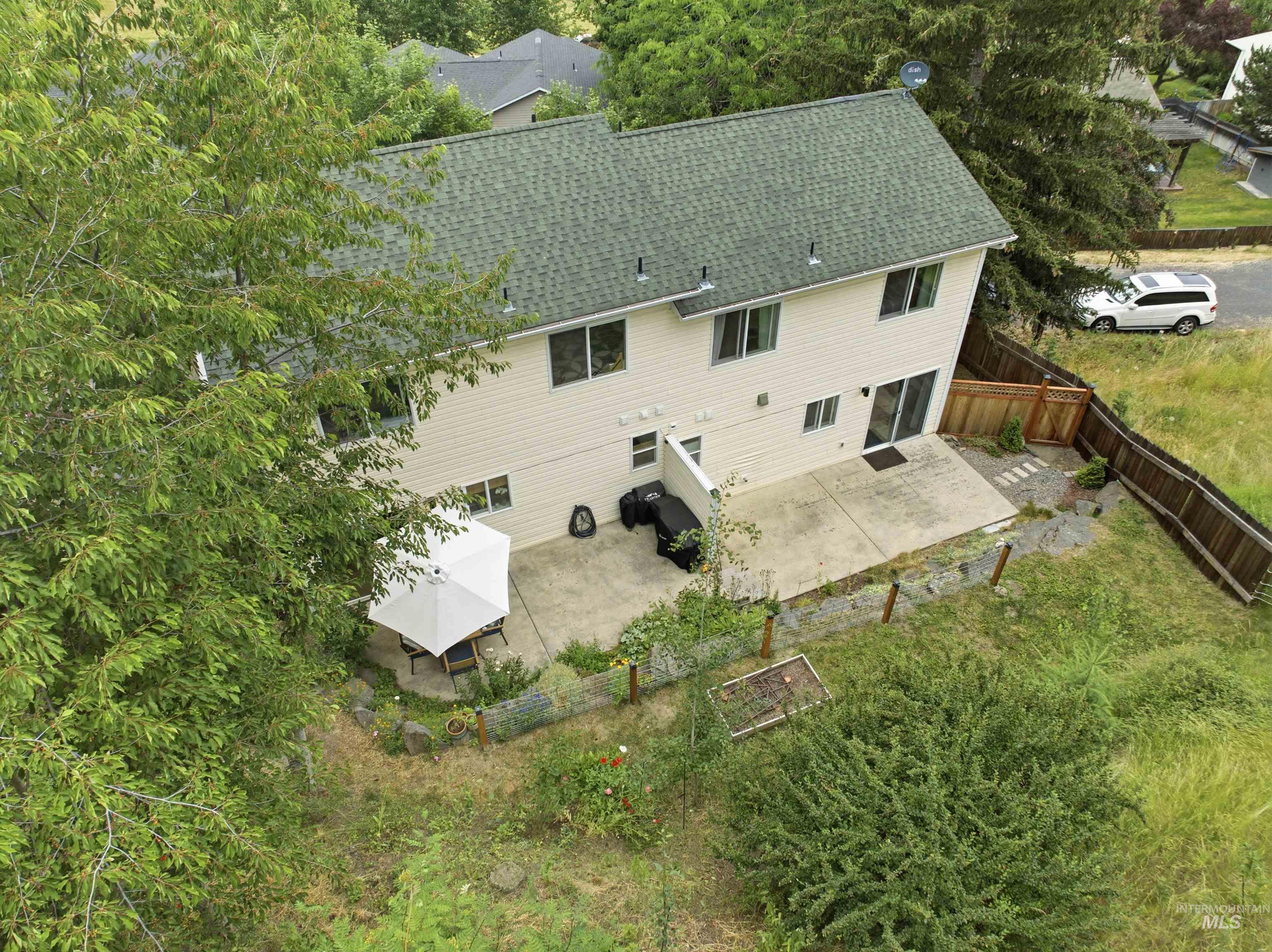 525 Northwood, Moscow, Idaho 83843, 3 Bedrooms, 1.5 Bathrooms, Residential Income For Sale, Price $559,000,MLS 98992201