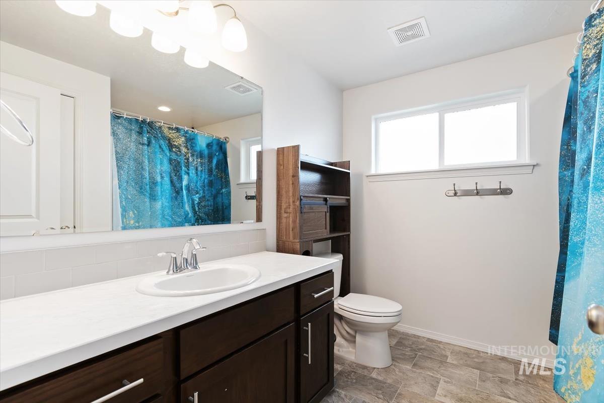 4718 Great Falls Ave, Caldwell, Idaho 83607, 5 Bedrooms, 3 Bathrooms, Residential For Sale, Price $470,000, 98992213