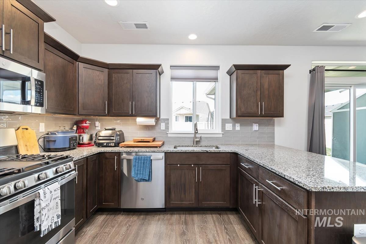 4718 Great Falls Ave, Caldwell, Idaho 83607, 5 Bedrooms, 3 Bathrooms, Residential For Sale, Price $470,000, 98992213