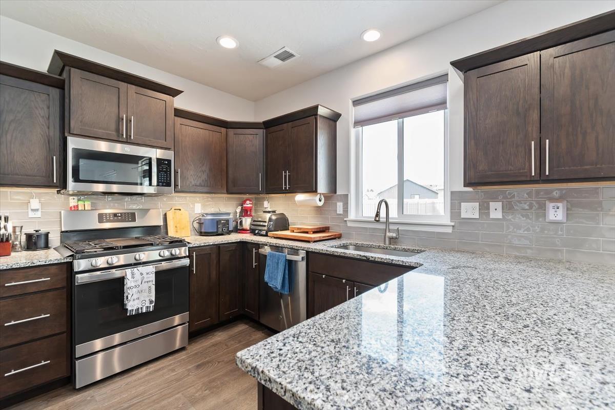 4718 Great Falls Ave, Caldwell, Idaho 83607, 5 Bedrooms, 3 Bathrooms, Residential For Sale, Price $470,000, 98992213