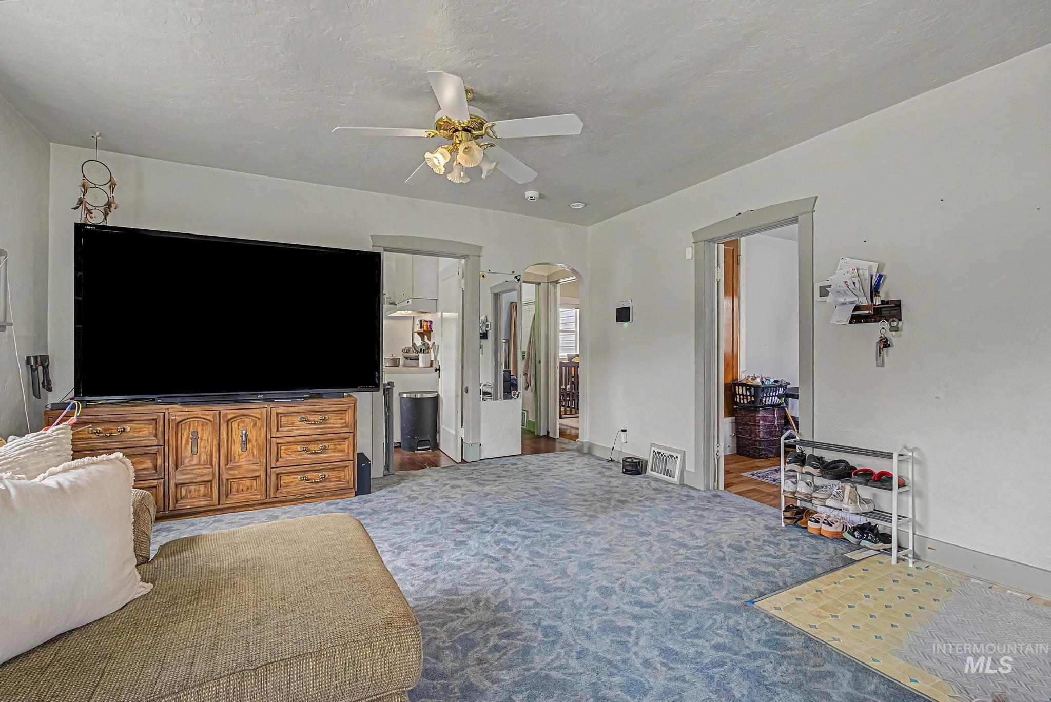 709 9th St. S, Nampa, Idaho 83651, 3 Bedrooms, 2 Bathrooms, Residential For Sale, Price $399,900, 98992215