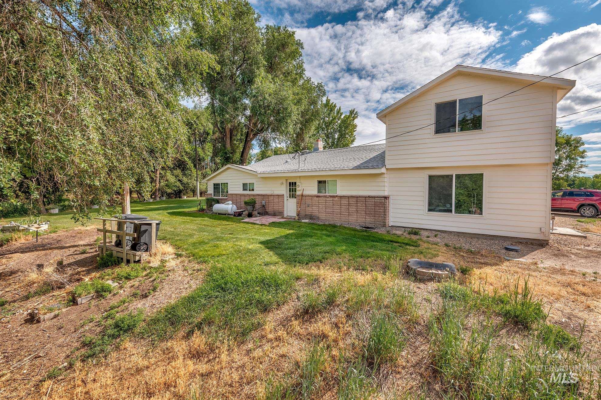 3881 E Island Rd, Ontario, Oregon 97914, 4 Bedrooms, 2.5 Bathrooms, Farm & Ranch For Sale, Price $1,100,000, 98992218