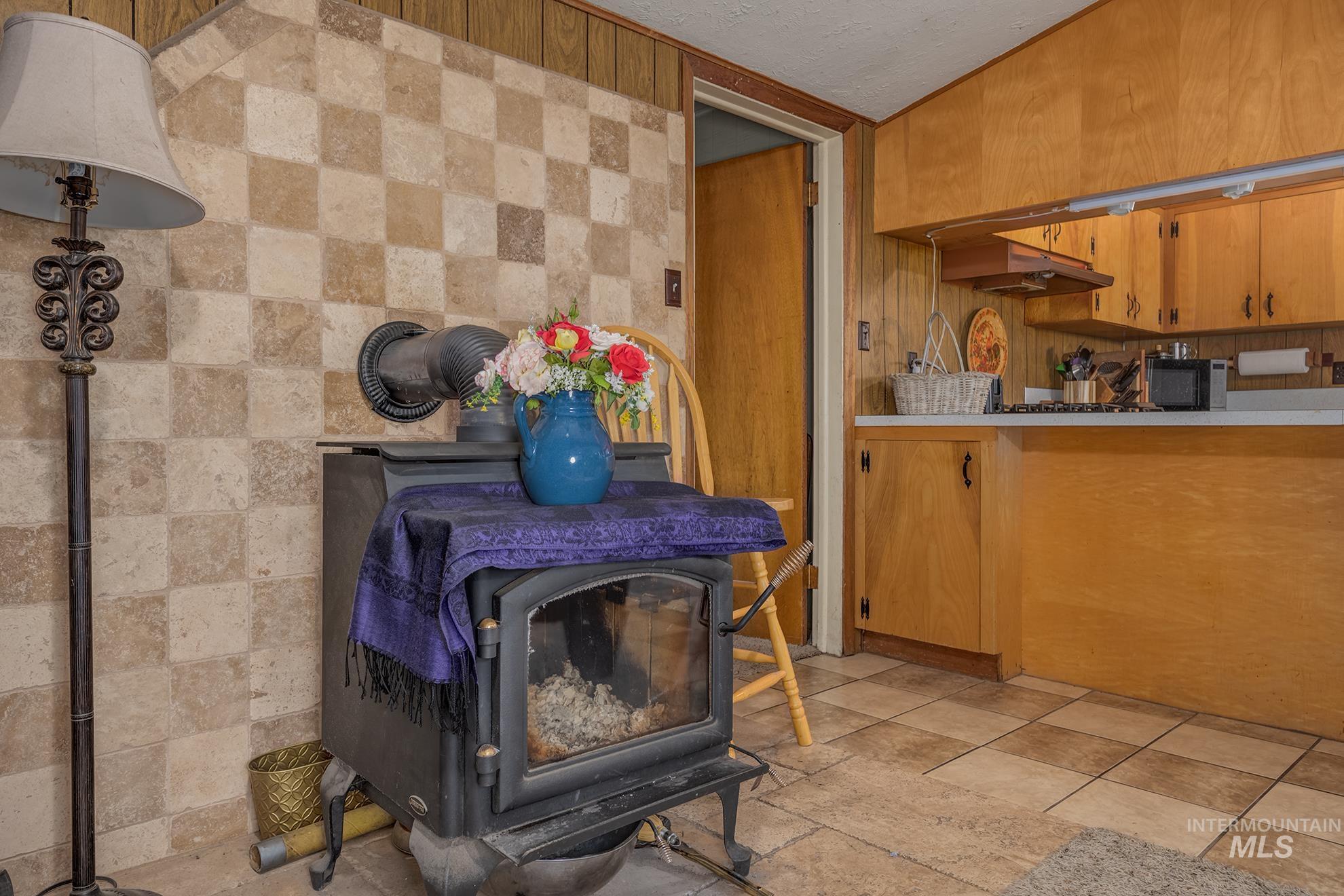 3881 E Island Rd, Ontario, Oregon 97914, 4 Bedrooms, 2.5 Bathrooms, Farm & Ranch For Sale, Price $1,100,000, 98992218