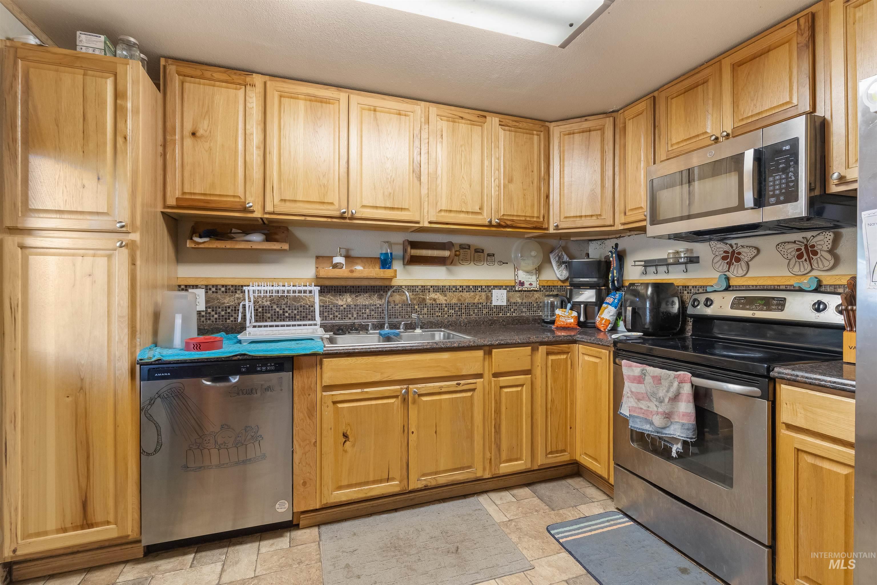 2460 State Street, Pomeroy, Washington 99347, 5 Bedrooms, 2 Bathrooms, Residential For Sale, Price $275,000,MLS 98992227