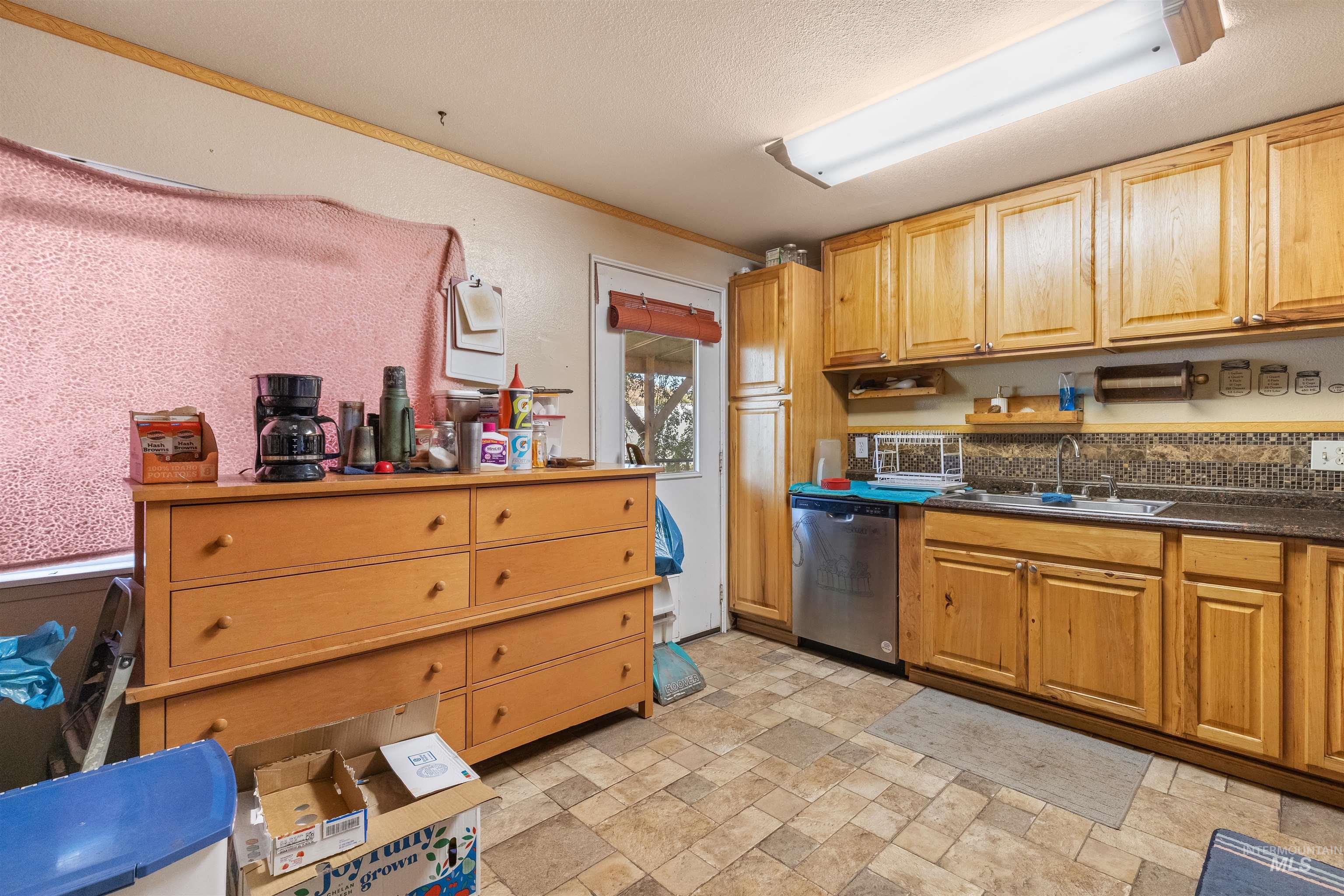 2460 State Street, Pomeroy, Washington 99347, 5 Bedrooms, 2 Bathrooms, Residential For Sale, Price $275,000,MLS 98992227