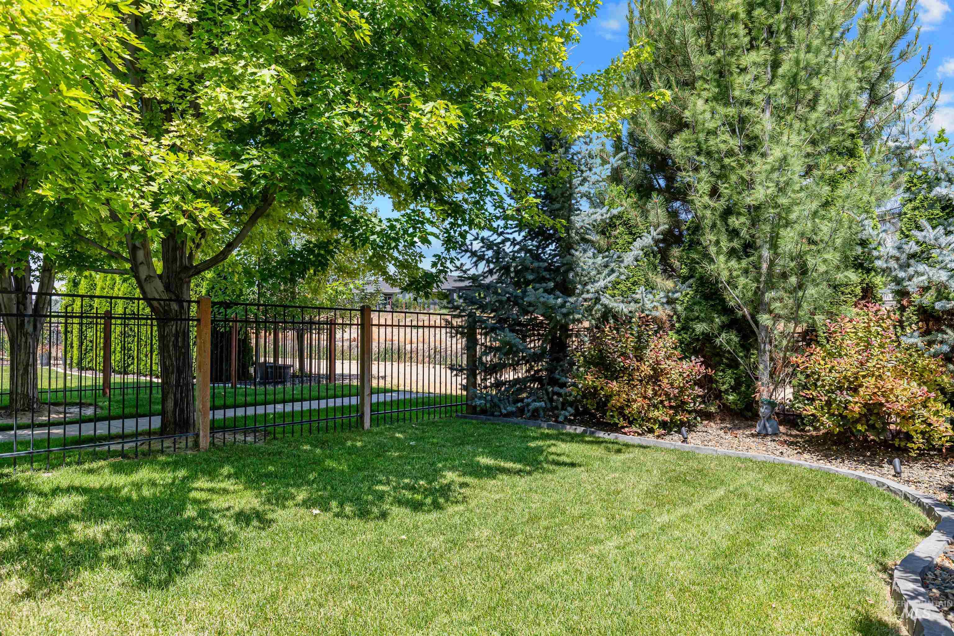 6462 W Founders Street, Eagle, Idaho 83616, 3 Bedrooms, 2 Bathrooms, Residential For Sale, Price $729,000,MLS 98992233
