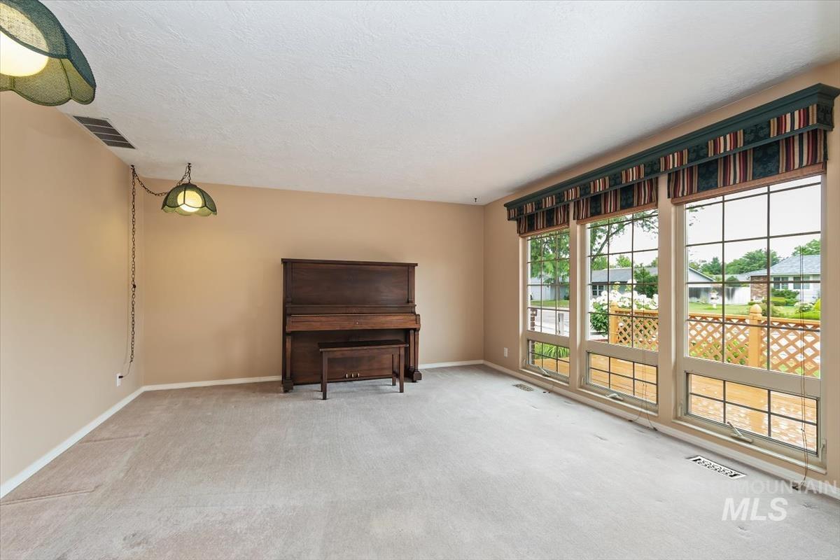 11061 W Gunsmoke St, Boise, Idaho 83713, 3 Bedrooms, 2 Bathrooms, Residential For Sale, Price $419,000, 98992234