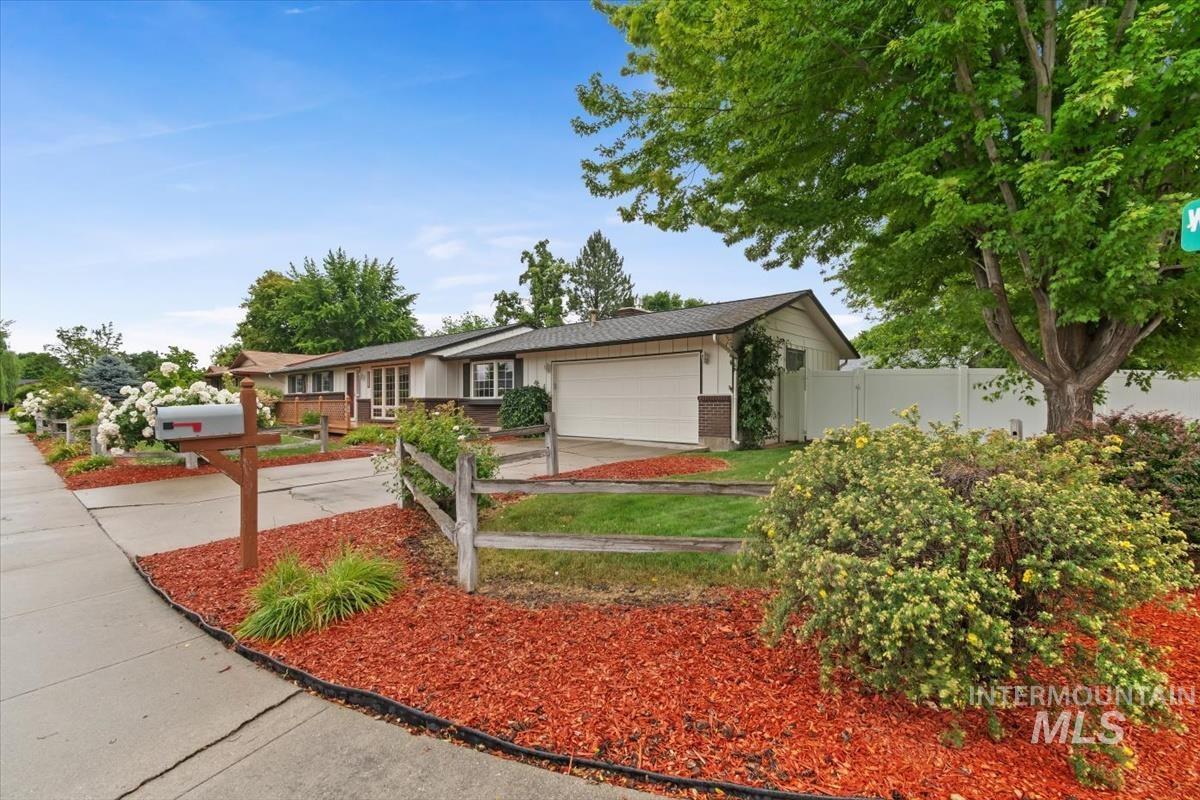 11061 W Gunsmoke St, Boise, Idaho 83713, 3 Bedrooms, 2 Bathrooms, Residential For Sale, Price $419,000, 98992234