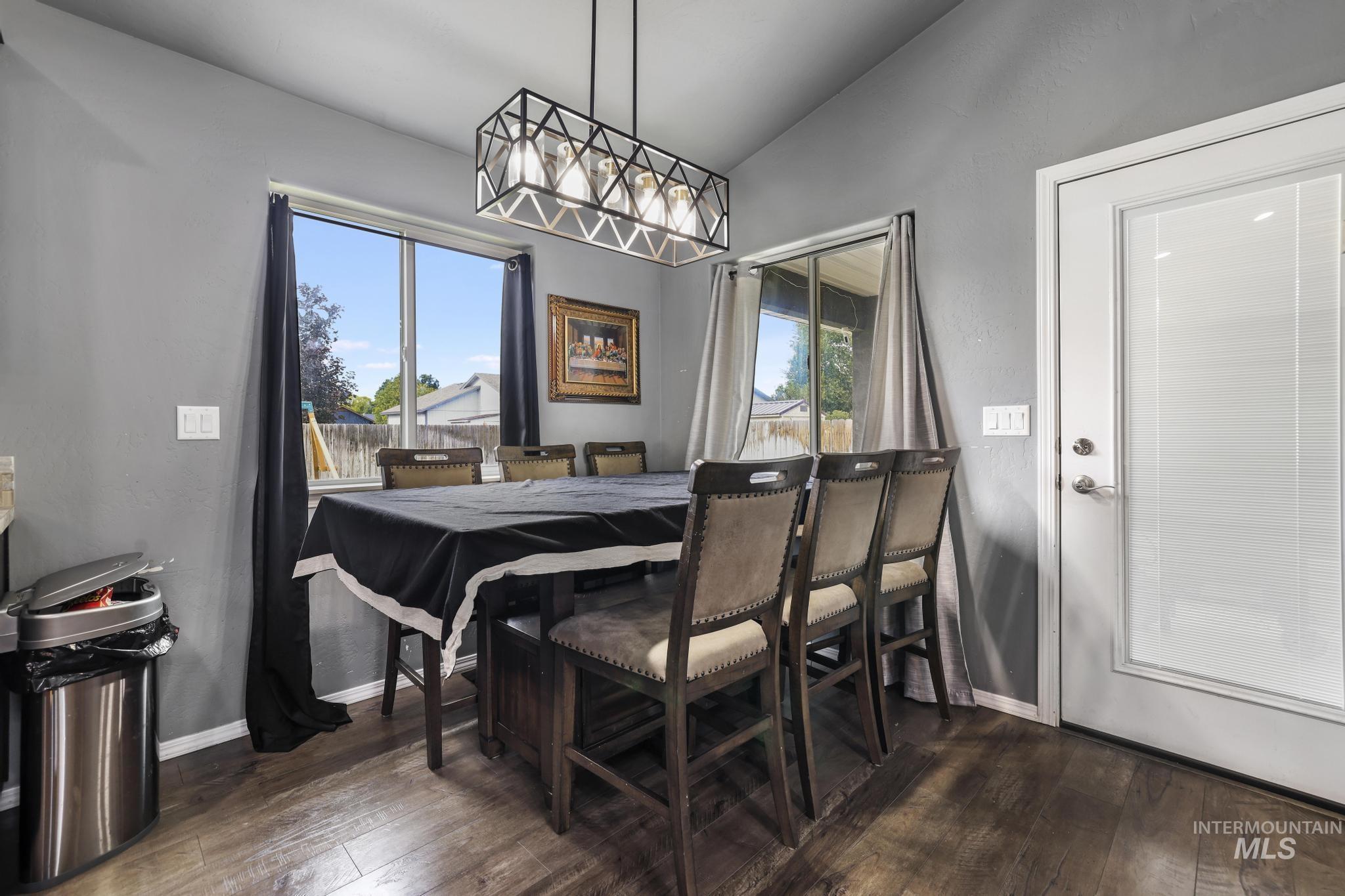 101 River View Drive, Shoshone, Idaho 83352, 3 Bedrooms, 2 Bathrooms, Residential For Sale, Price $375,000, 98992236