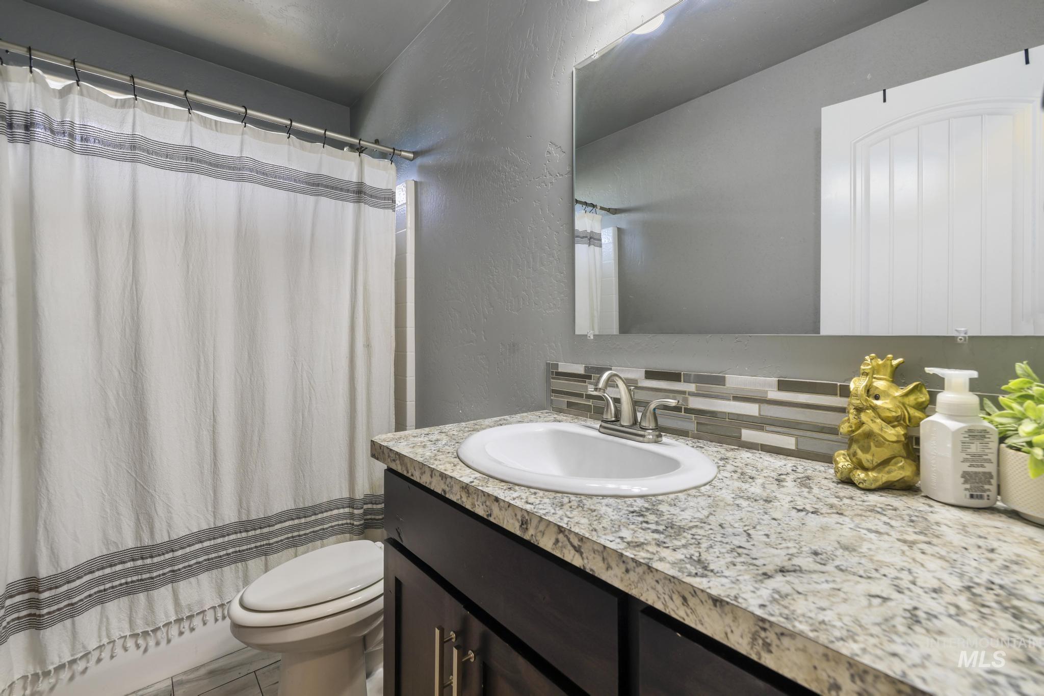 101 River View Drive, Shoshone, Idaho 83352, 3 Bedrooms, 2 Bathrooms, Residential For Sale, Price $375,000, 98992236