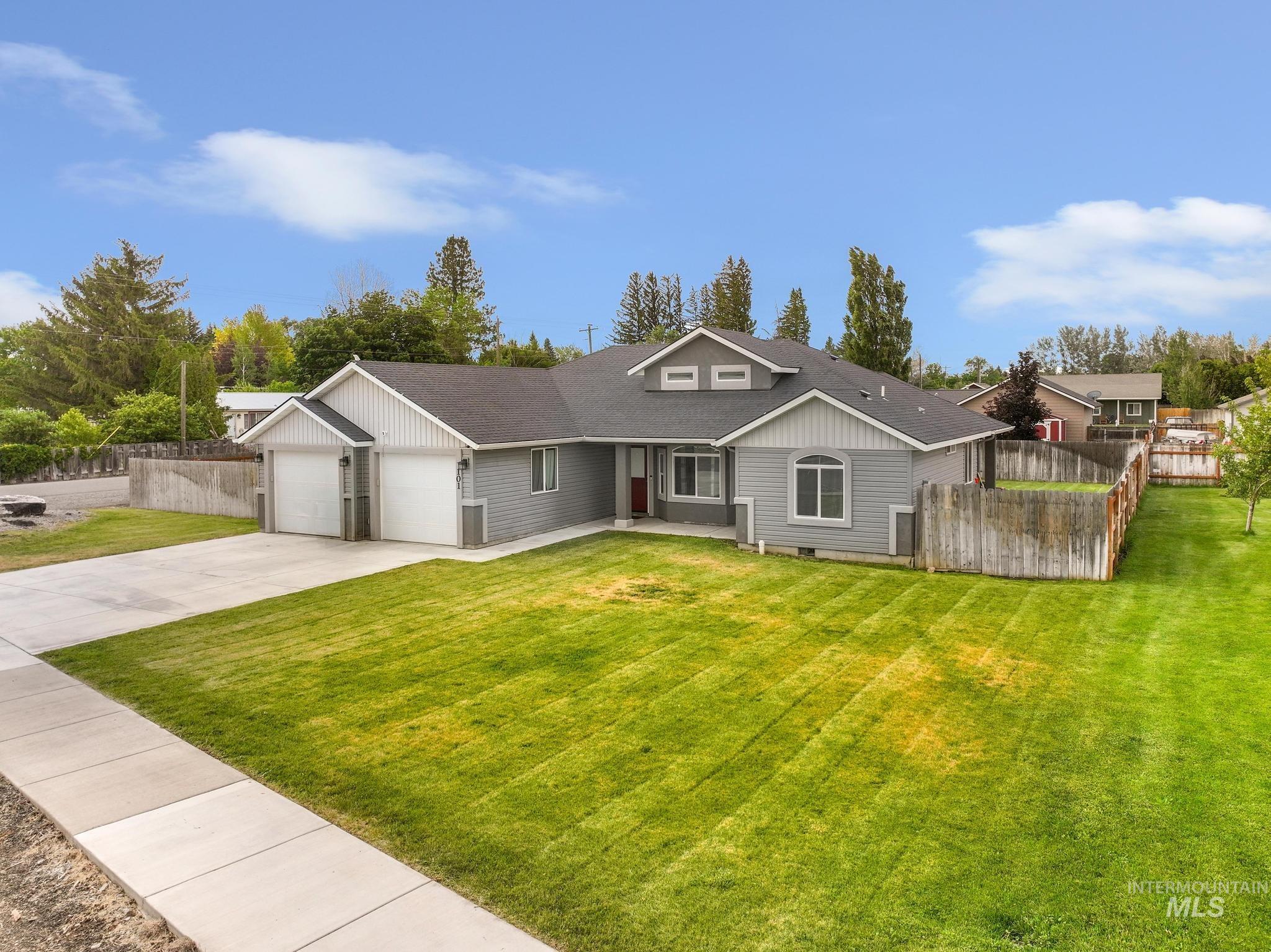 101 River View Drive, Shoshone, Idaho 83352, 3 Bedrooms, 2 Bathrooms, Residential For Sale, Price $375,000, 98992236