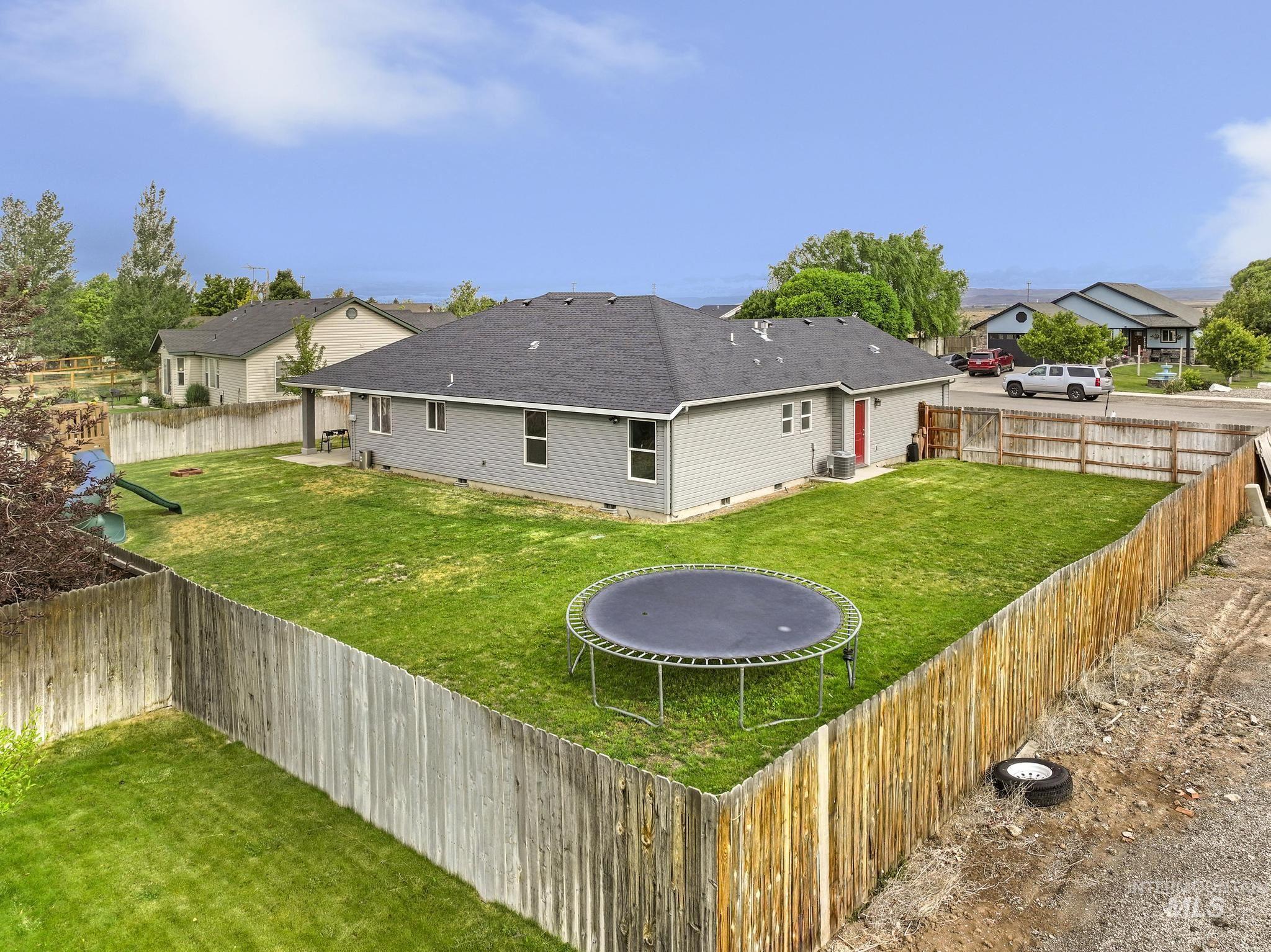 101 River View Drive, Shoshone, Idaho 83352, 3 Bedrooms, 2 Bathrooms, Residential For Sale, Price $375,000, 98992236