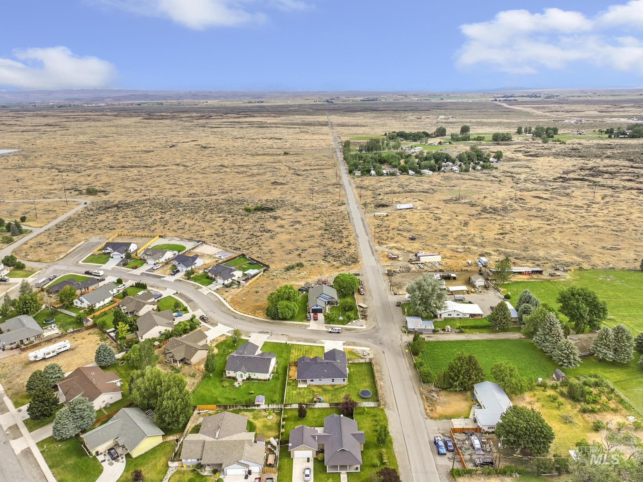 101 River View Drive, Shoshone, Idaho 83352, 3 Bedrooms, 2 Bathrooms, Residential For Sale, Price $375,000, 98992236