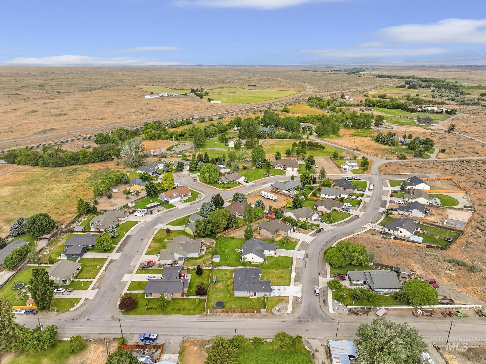 101 River View Drive, Shoshone, Idaho 83352, 3 Bedrooms, 2 Bathrooms, Residential For Sale, Price $375,000, 98992236