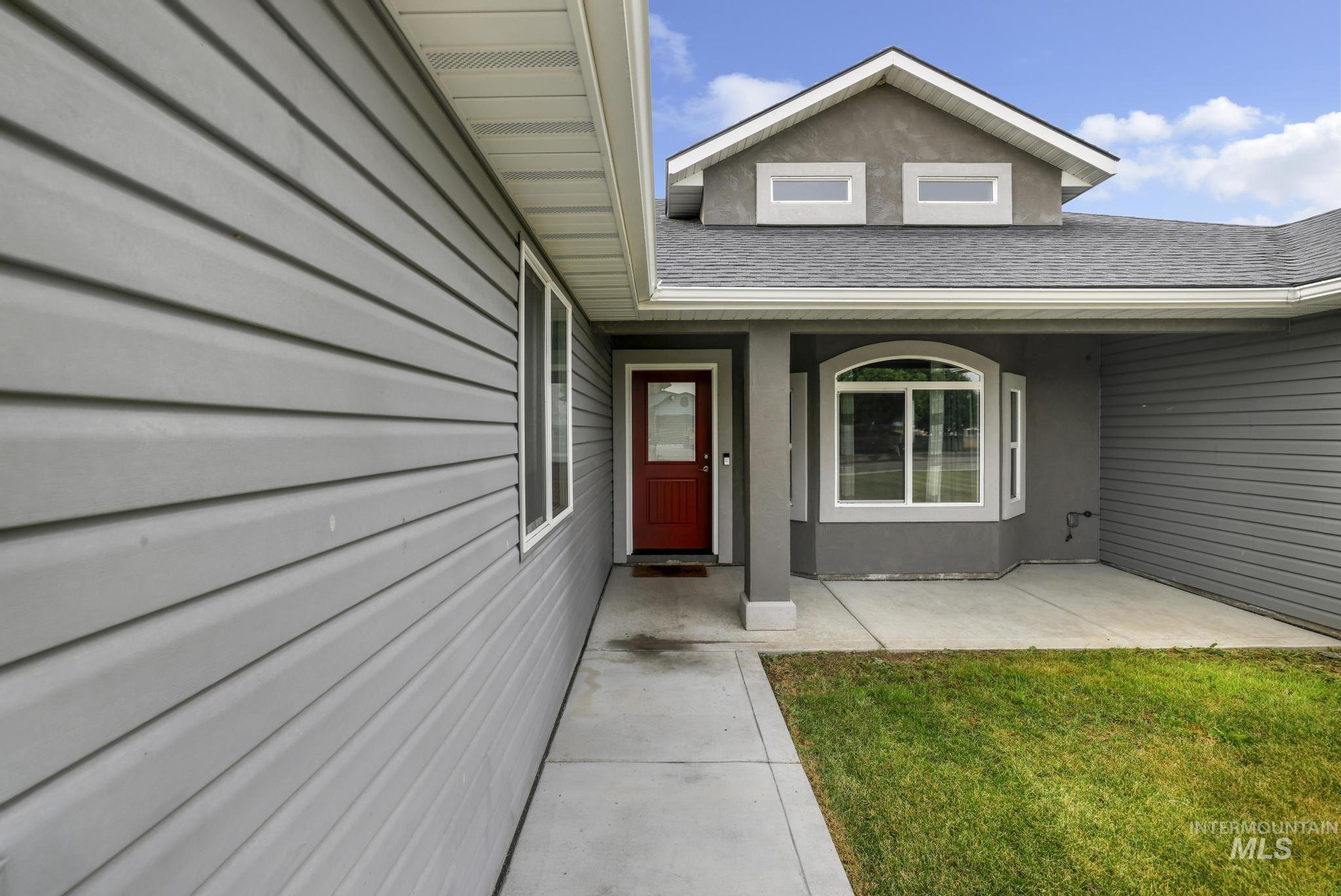 101 River View Drive, Shoshone, Idaho 83352, 3 Bedrooms, 2 Bathrooms, Residential For Sale, Price $375,000, 98992236