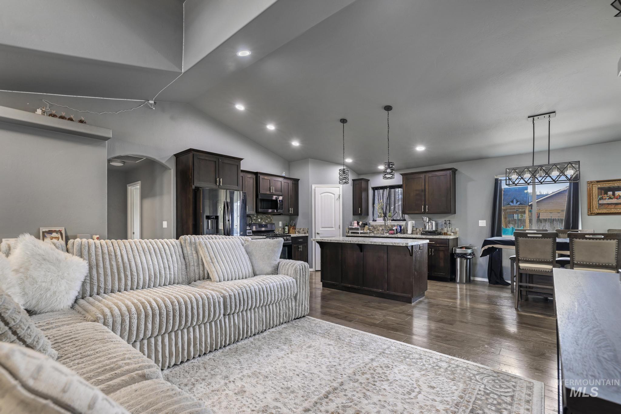101 River View Drive, Shoshone, Idaho 83352, 3 Bedrooms, 2 Bathrooms, Residential For Sale, Price $375,000, 98992236