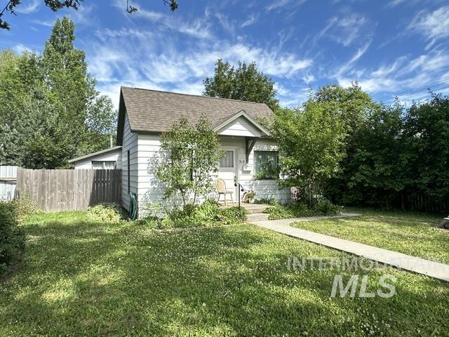918, 920 S Jefferson, Moscow, Idaho 83843, 2 Bedrooms, 1 Bathroom, Residential Income For Sale, Price $379,000, 98992240