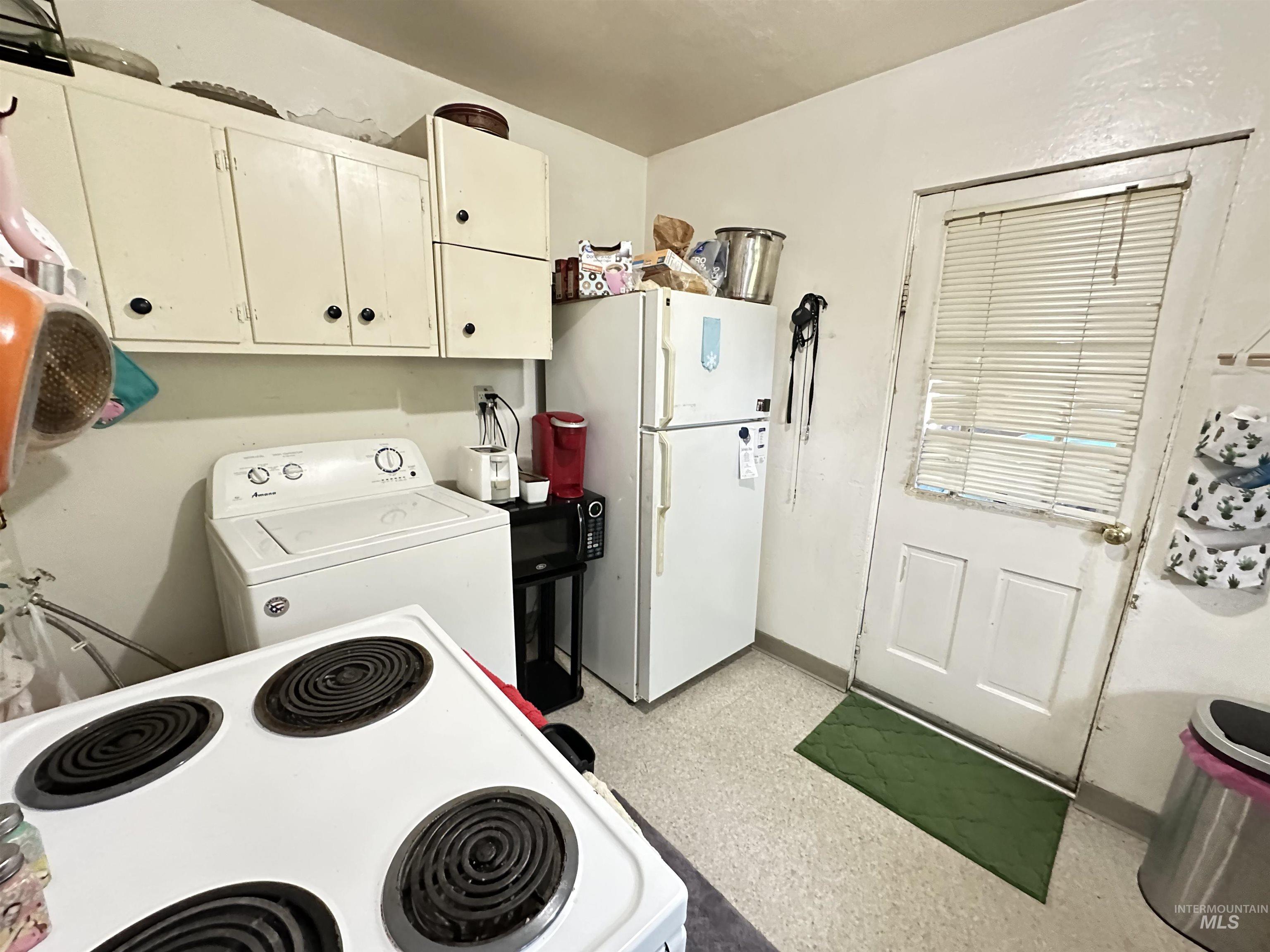 918, 920 S Jefferson, Moscow, Idaho 83843, 2 Bedrooms, 1 Bathroom, Residential Income For Sale, Price $379,000, 98992240
