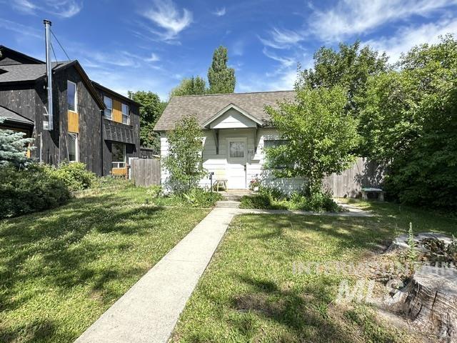 918, 920 S Jefferson, Moscow, Idaho 83843, 2 Bedrooms, 1 Bathroom, Residential Income For Sale, Price $379,000, 98992240