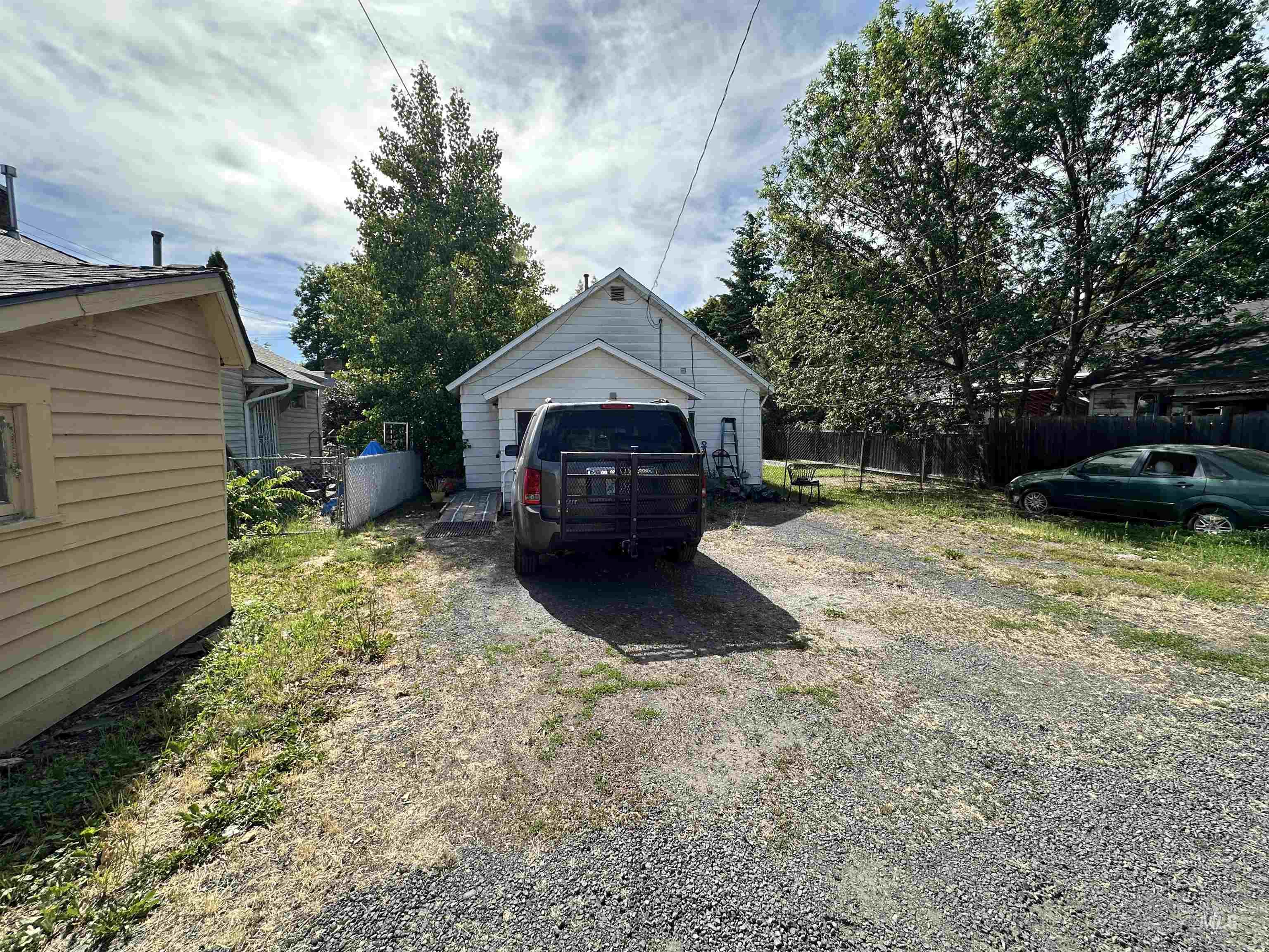 918, 920 S Jefferson, Moscow, Idaho 83843, 2 Bedrooms, 1 Bathroom, Residential Income For Sale, Price $379,000, 98992240