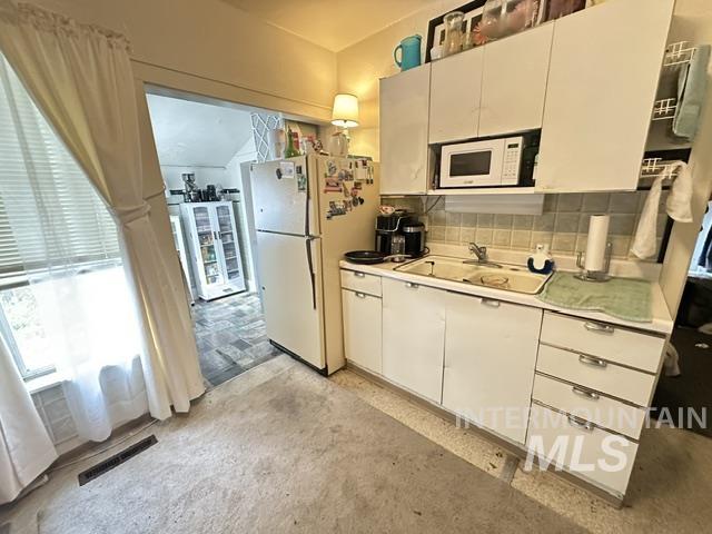 918, 920 S Jefferson, Moscow, Idaho 83843, 2 Bedrooms, 1 Bathroom, Residential Income For Sale, Price $379,000, 98992240