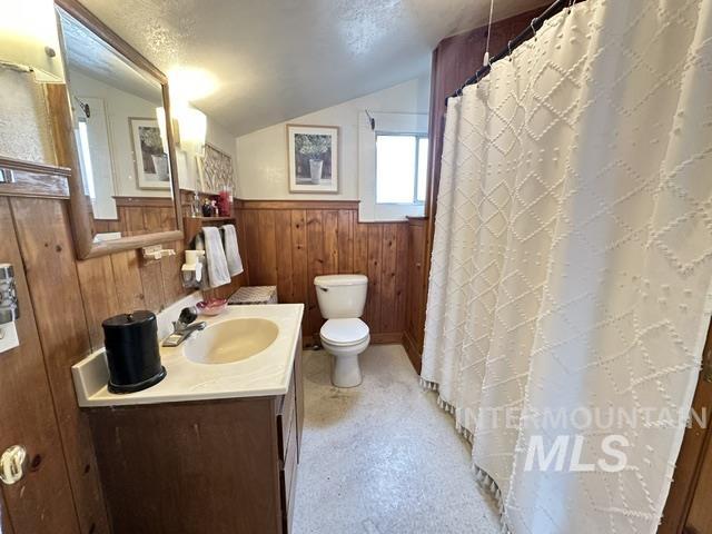 918, 920 S Jefferson, Moscow, Idaho 83843, 2 Bedrooms, 1 Bathroom, Residential Income For Sale, Price $379,000, 98992240