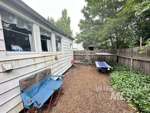 918, 920 S Jefferson, Moscow, Idaho 83843, 2 Bedrooms, 1 Bathroom, Residential Income For Sale, Price $379,000, 98992240