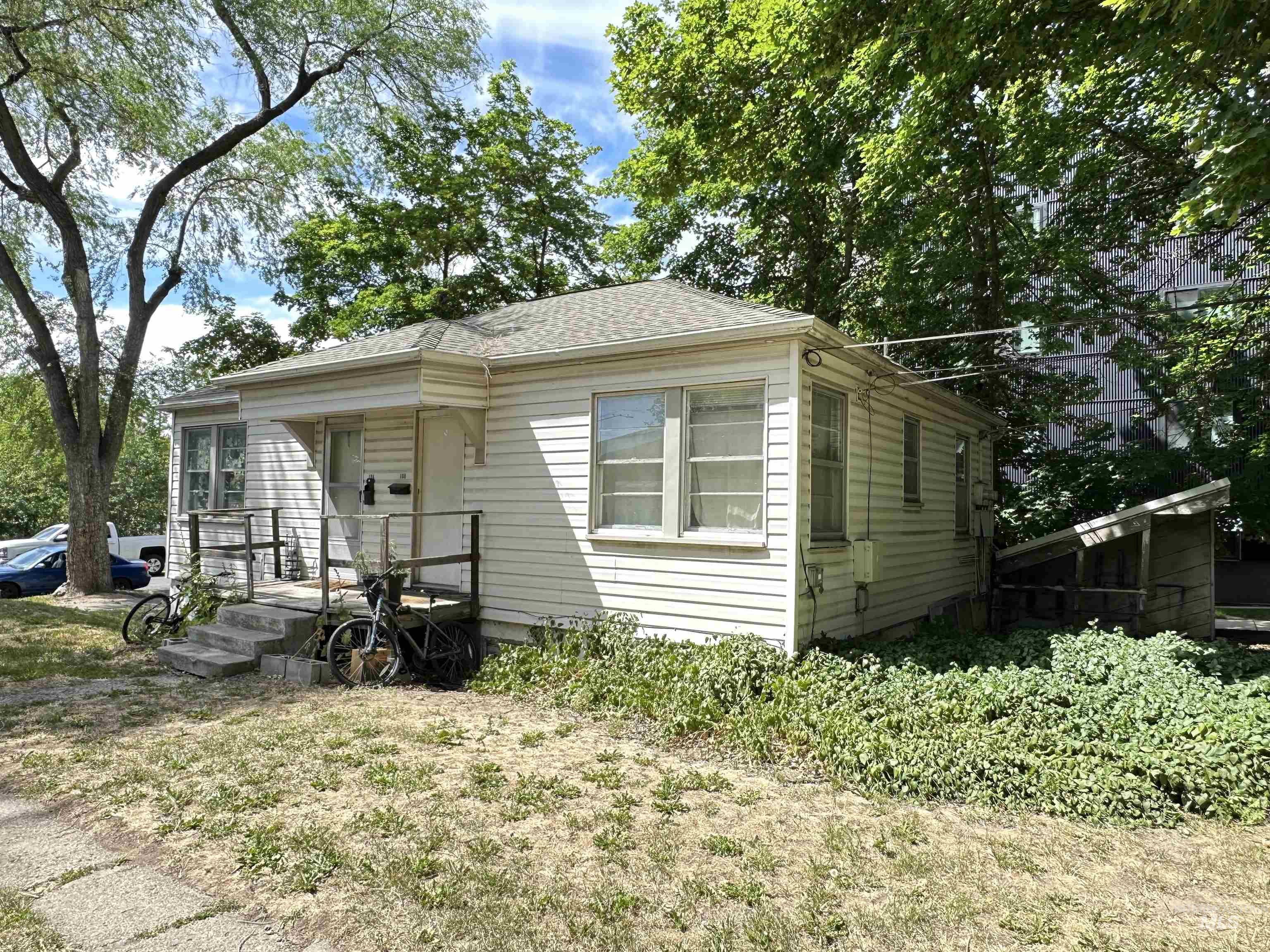 102-110 S Asbury St, Moscow, Idaho 83843, 2 Bedrooms, 1 Bathroom, Residential Income For Sale, Price $570,000,MLS 98992241