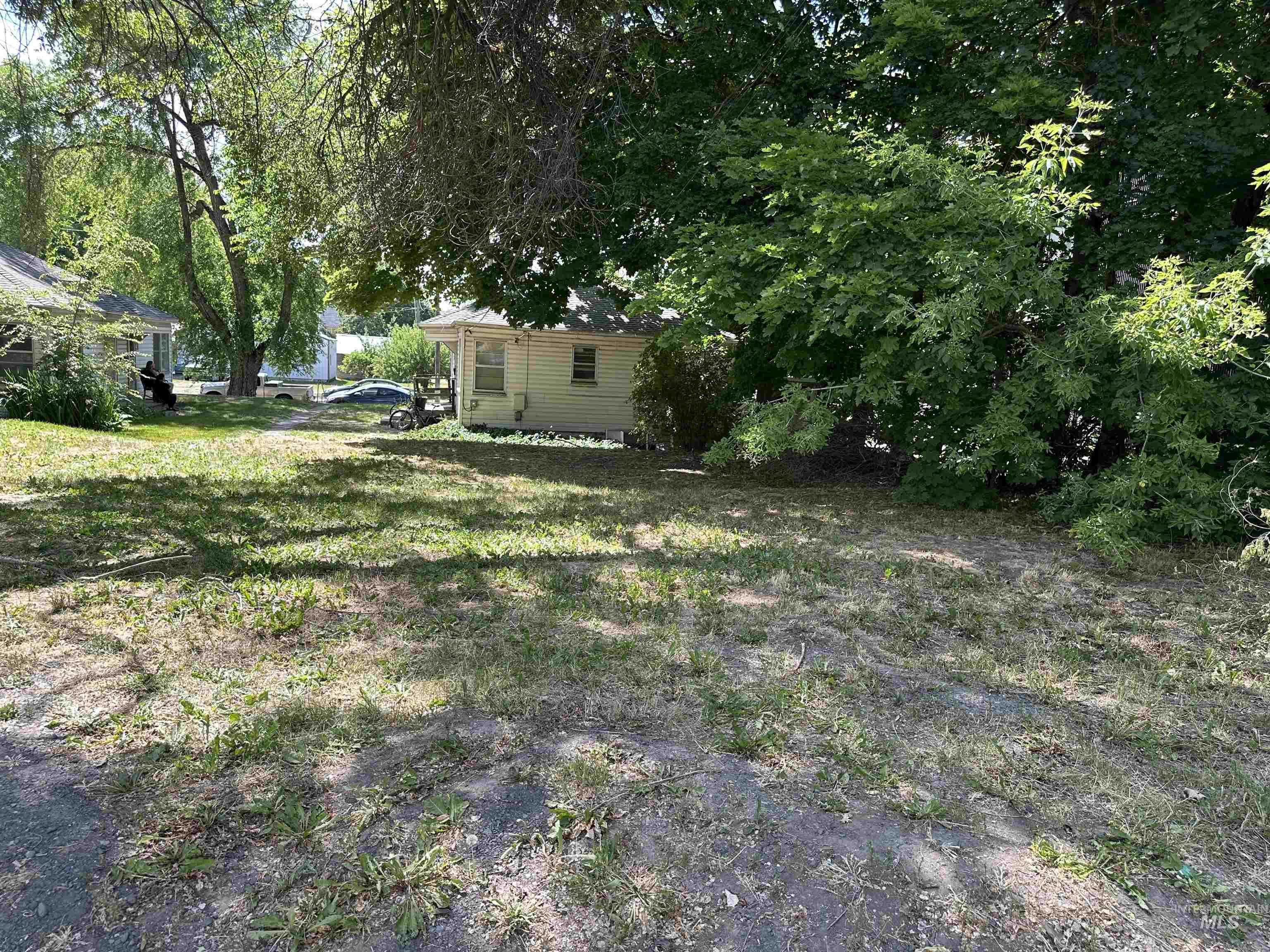 102-110 S Asbury St, Moscow, Idaho 83843, 2 Bedrooms, 1 Bathroom, Residential Income For Sale, Price $570,000,MLS 98992241