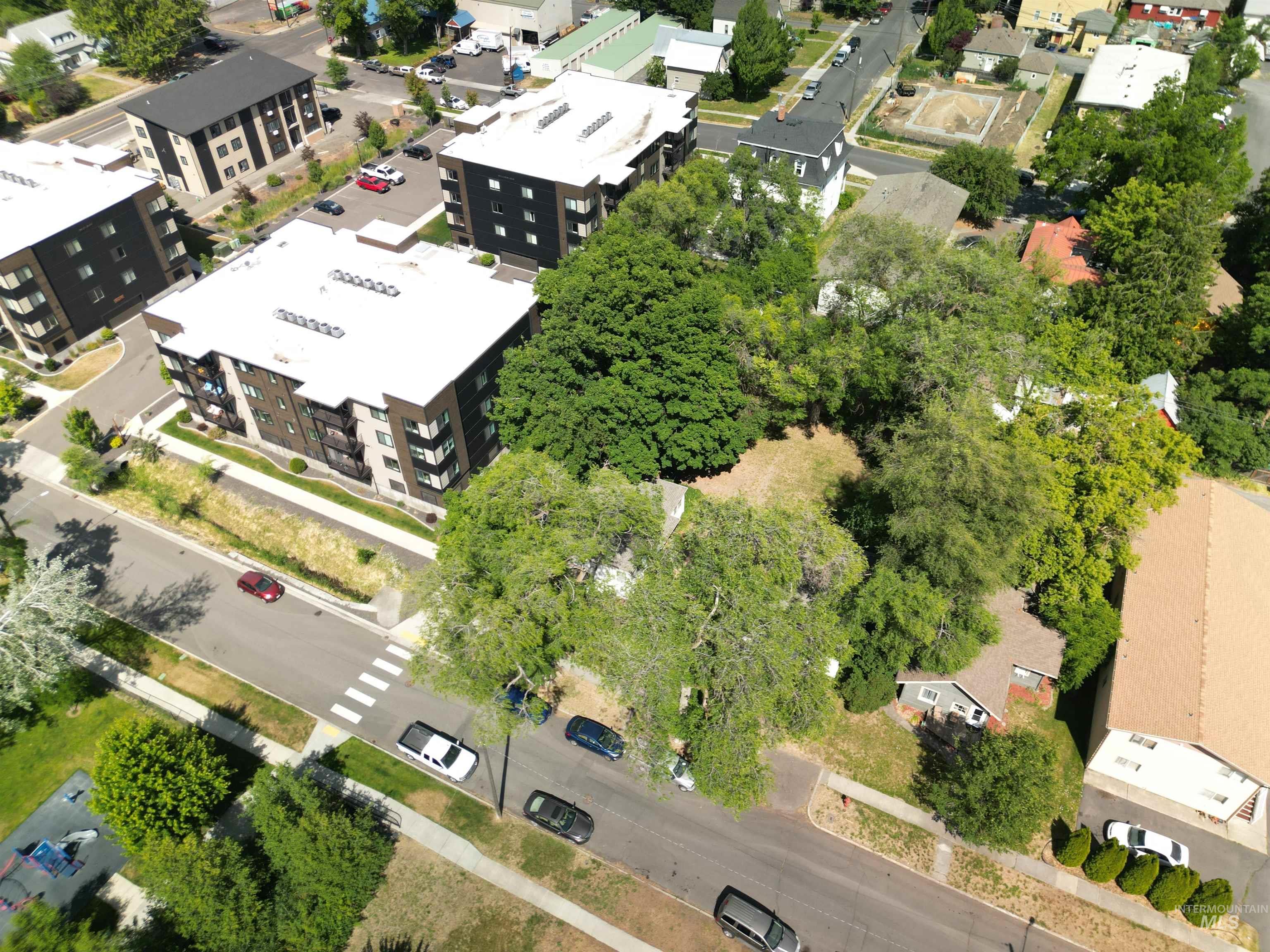 102-110 S Asbury St, Moscow, Idaho 83843, 2 Bedrooms, 1 Bathroom, Residential Income For Sale, Price $570,000,MLS 98992241