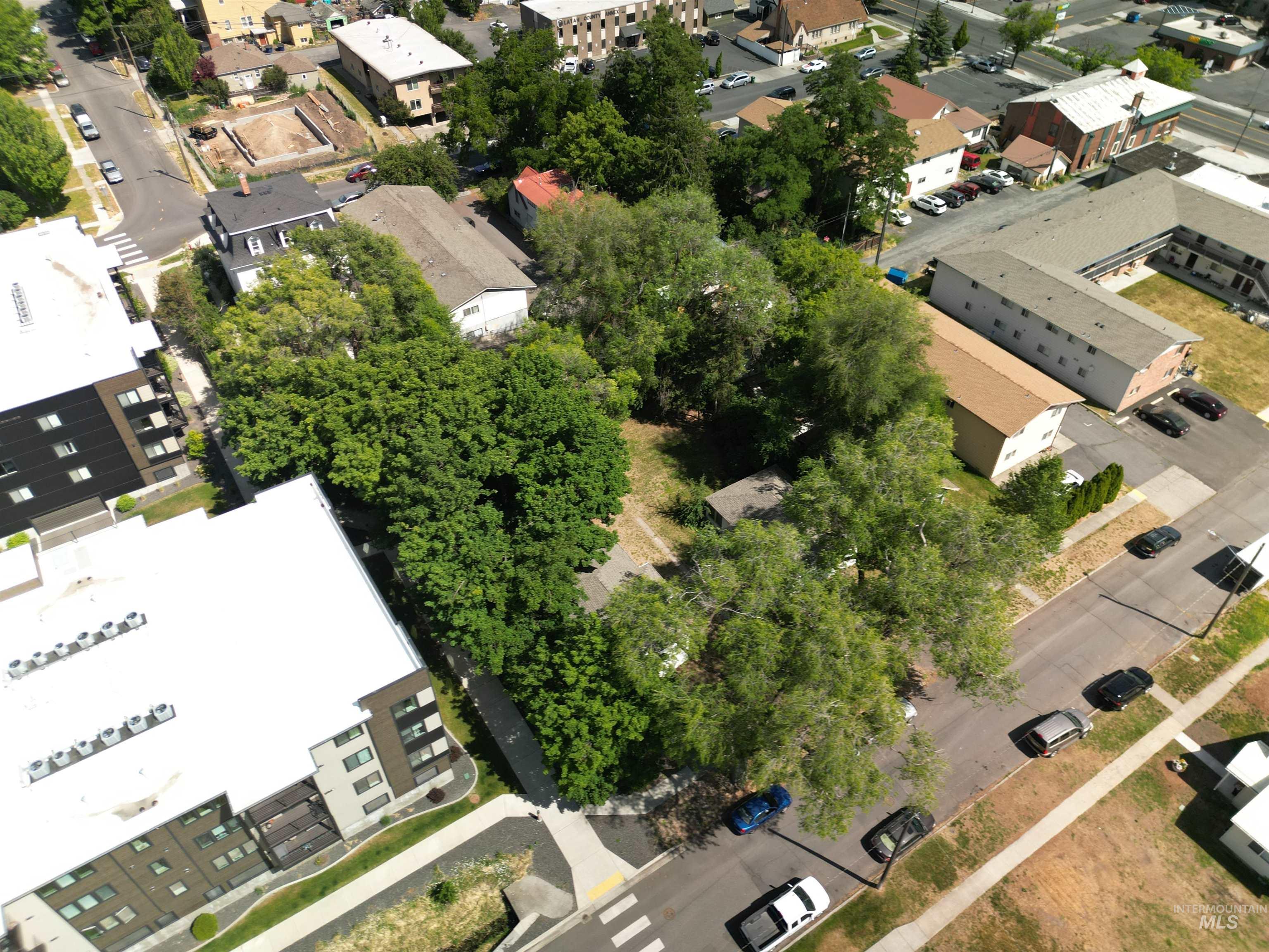 102-110 S Asbury St, Moscow, Idaho 83843, 2 Bedrooms, 1 Bathroom, Residential Income For Sale, Price $570,000,MLS 98992241