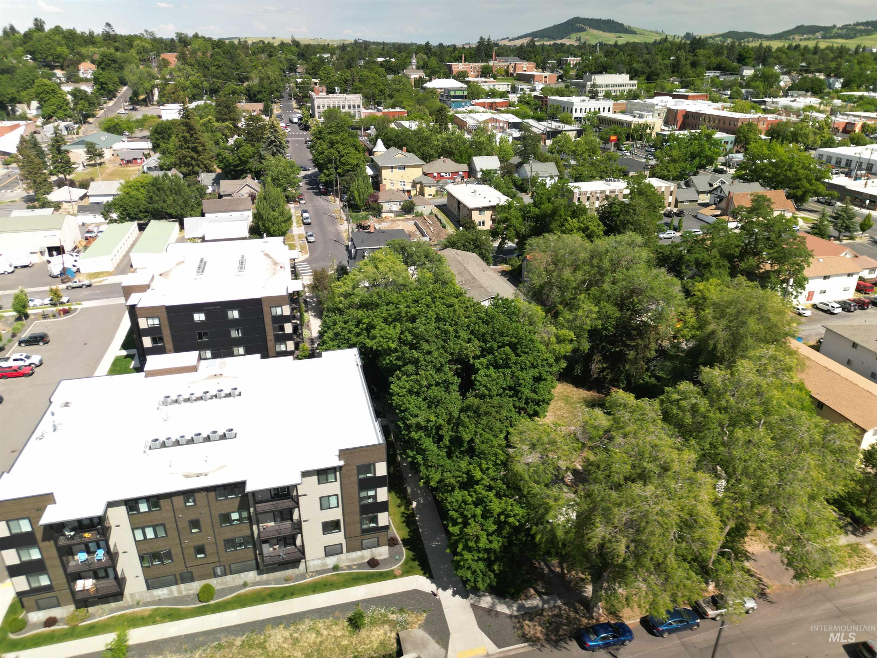 102-110 S Asbury St, Moscow, Idaho 83843, 2 Bedrooms, 1 Bathroom, Residential Income For Sale, Price $570,000,MLS 98992241