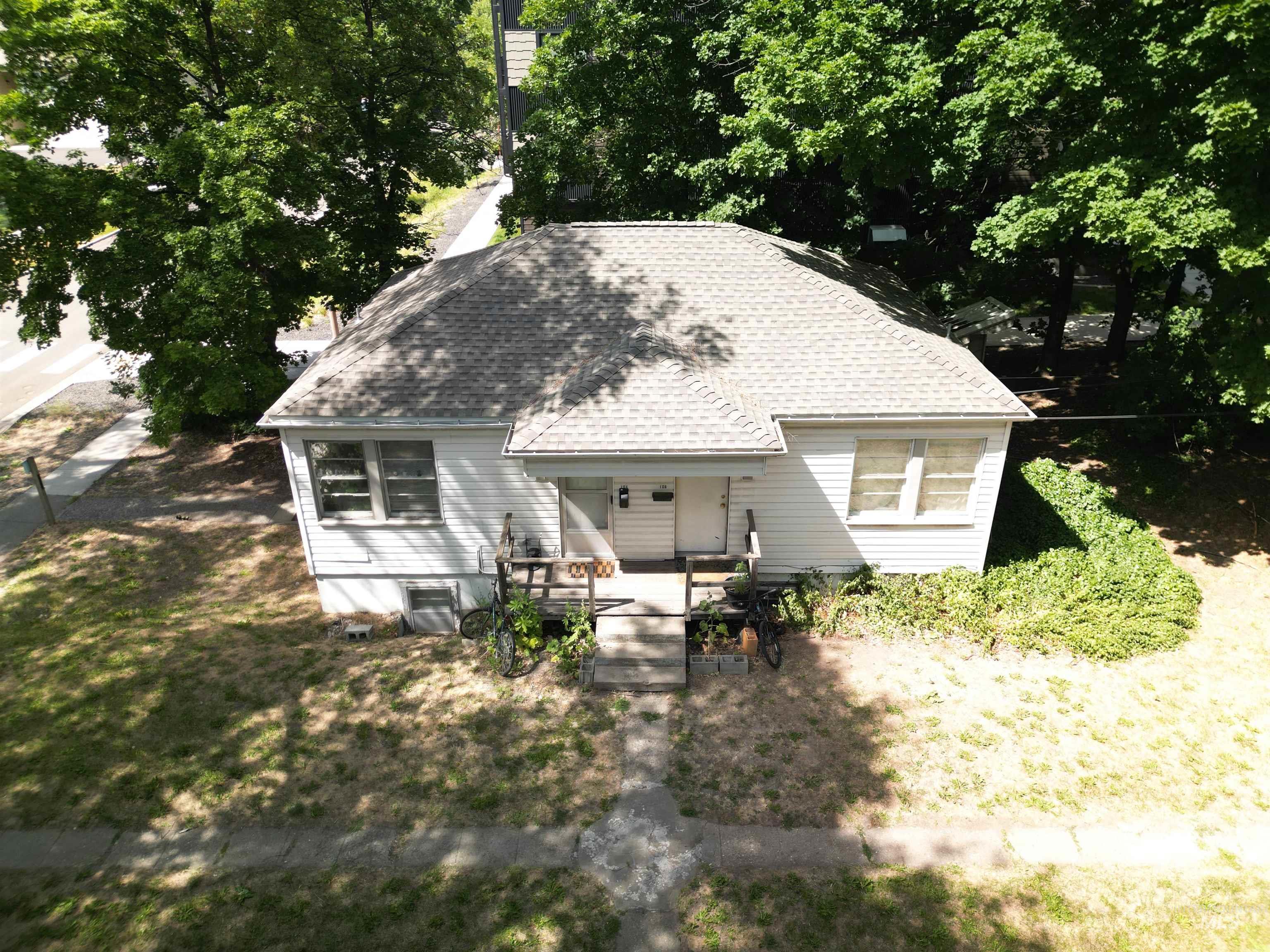 102-110 S Asbury St, Moscow, Idaho 83843, 2 Bedrooms, 1 Bathroom, Residential Income For Sale, Price $570,000,MLS 98992241