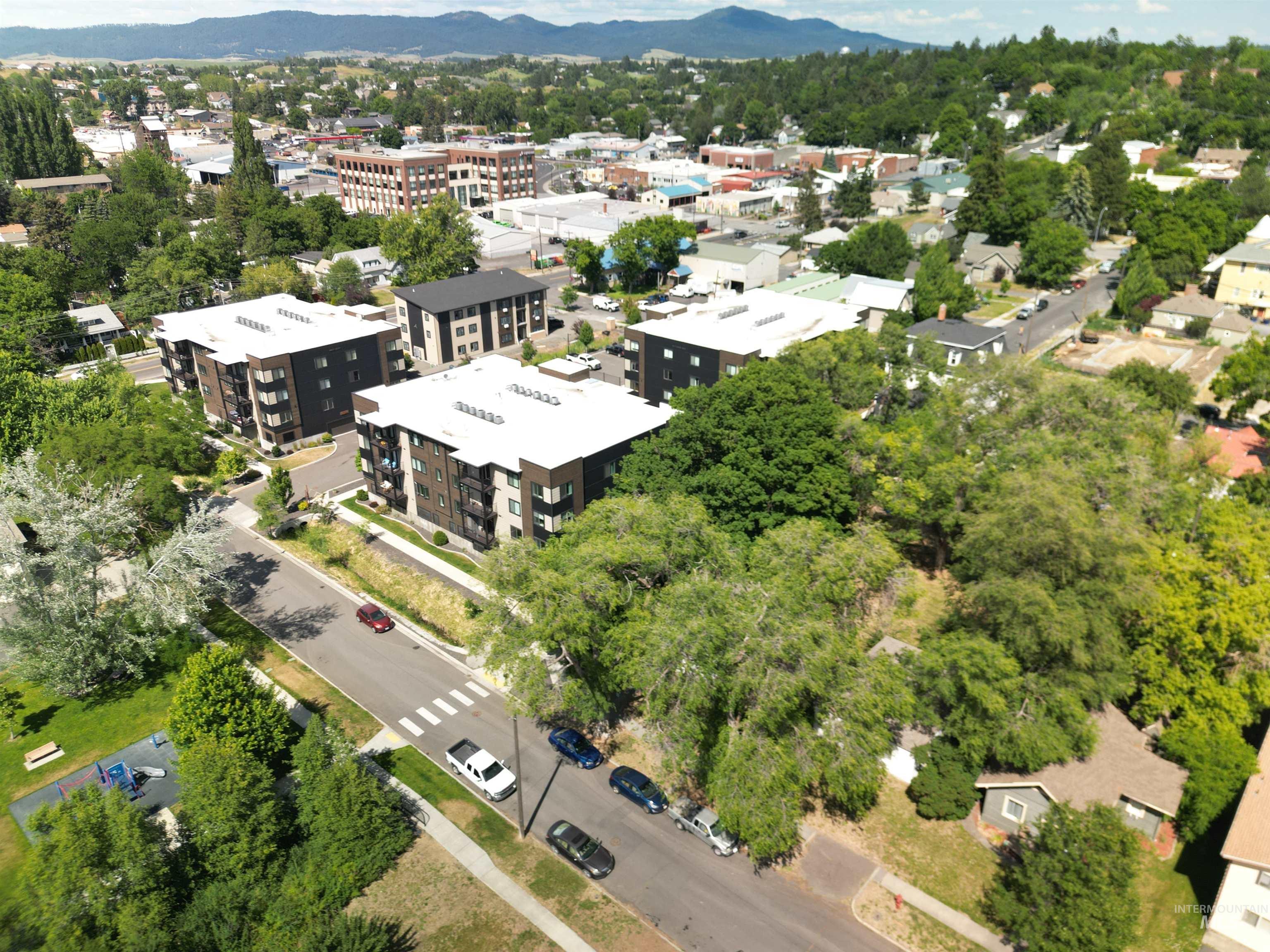 102-110 S Asbury St, Moscow, Idaho 83843, 2 Bedrooms, 1 Bathroom, Residential Income For Sale, Price $570,000,MLS 98992241