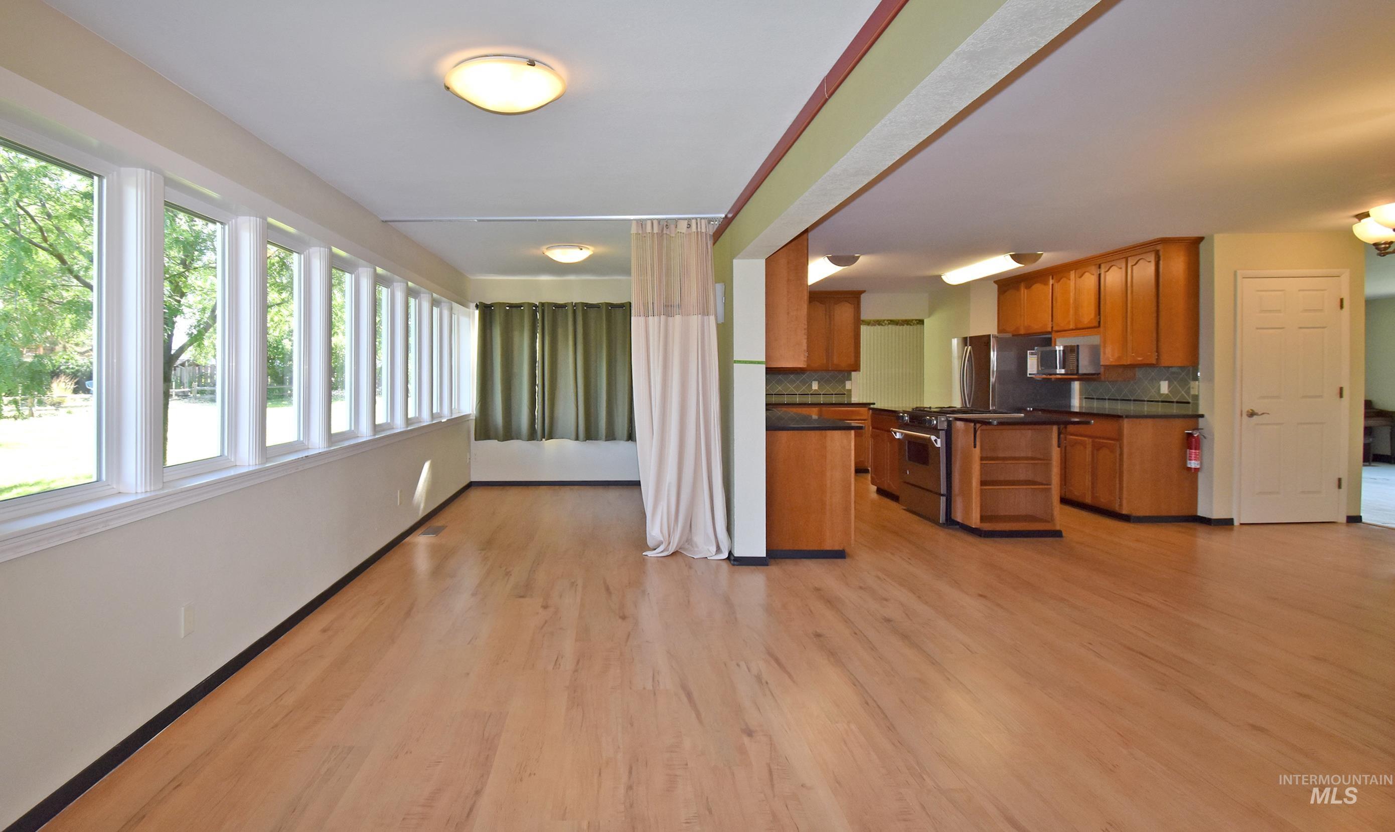 1021 Grelle Avenue, Lewiston, Idaho 83501, 3 Bedrooms, 2 Bathrooms, Residential For Sale, Price $635,000, 98992245