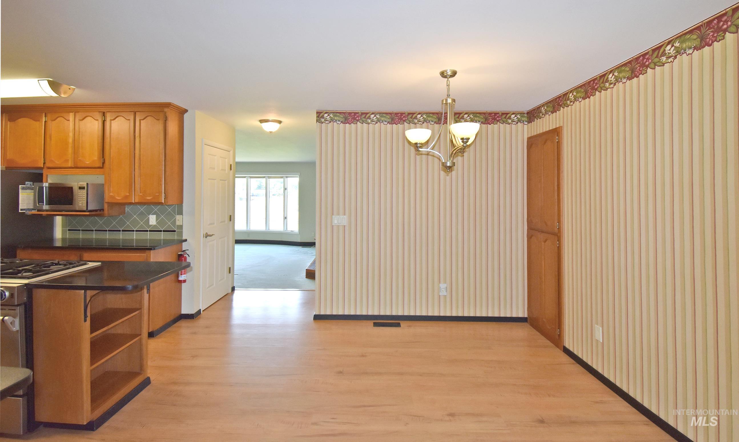 1021 Grelle Avenue, Lewiston, Idaho 83501, 3 Bedrooms, 2 Bathrooms, Residential For Sale, Price $635,000, 98992245