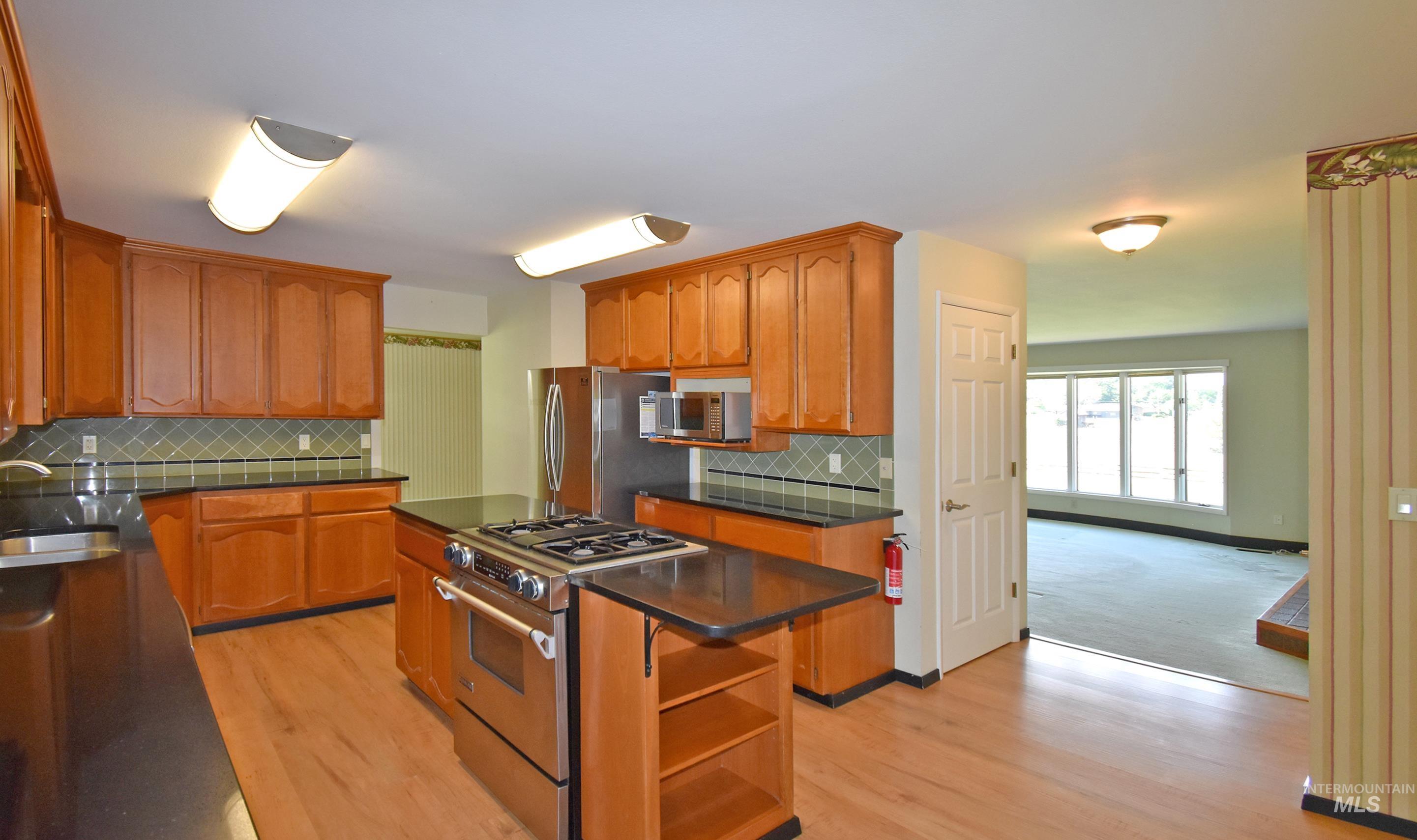 1021 Grelle Avenue, Lewiston, Idaho 83501, 3 Bedrooms, 2 Bathrooms, Residential For Sale, Price $635,000, 98992245