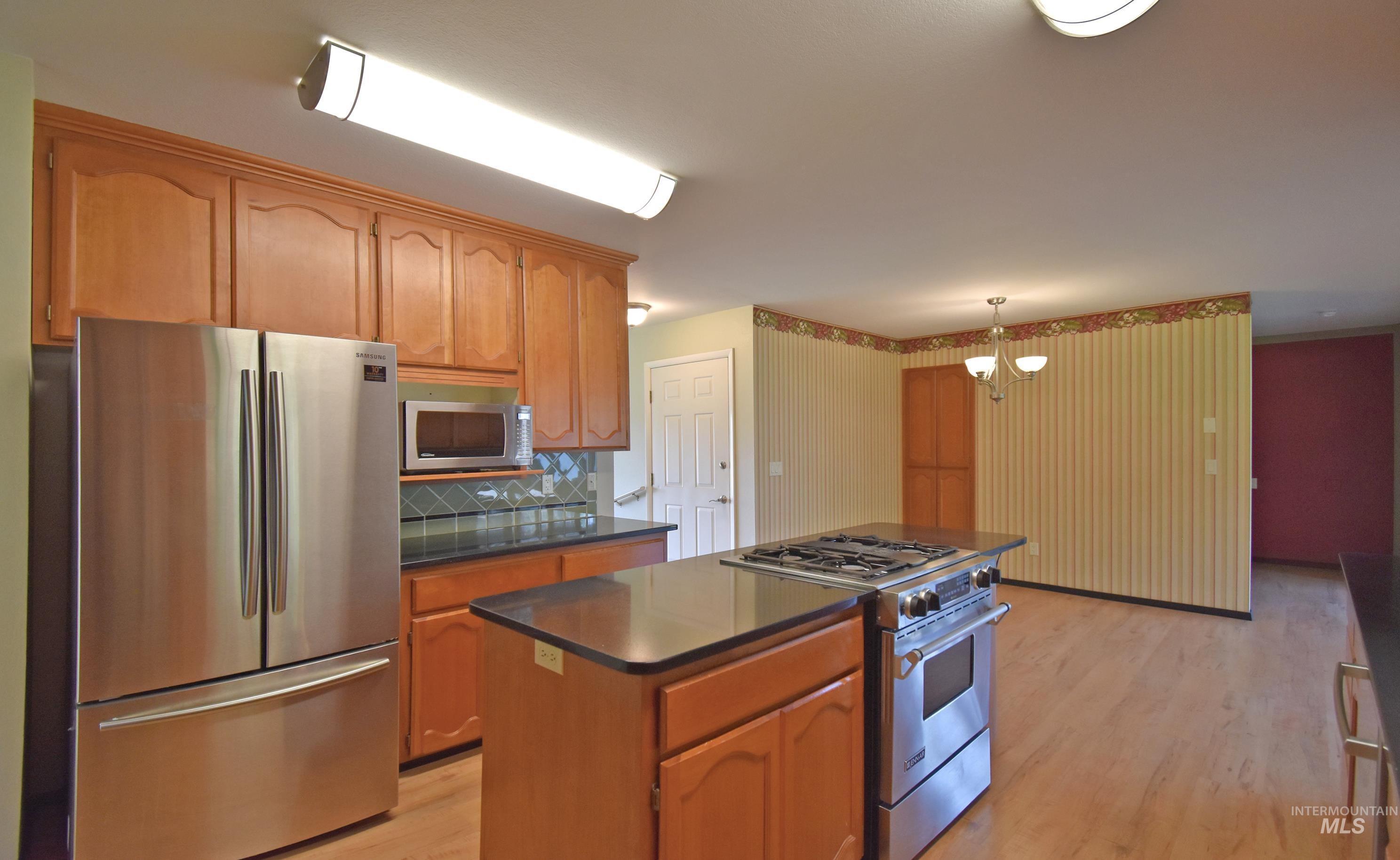 1021 Grelle Avenue, Lewiston, Idaho 83501, 3 Bedrooms, 2 Bathrooms, Residential For Sale, Price $635,000, 98992245