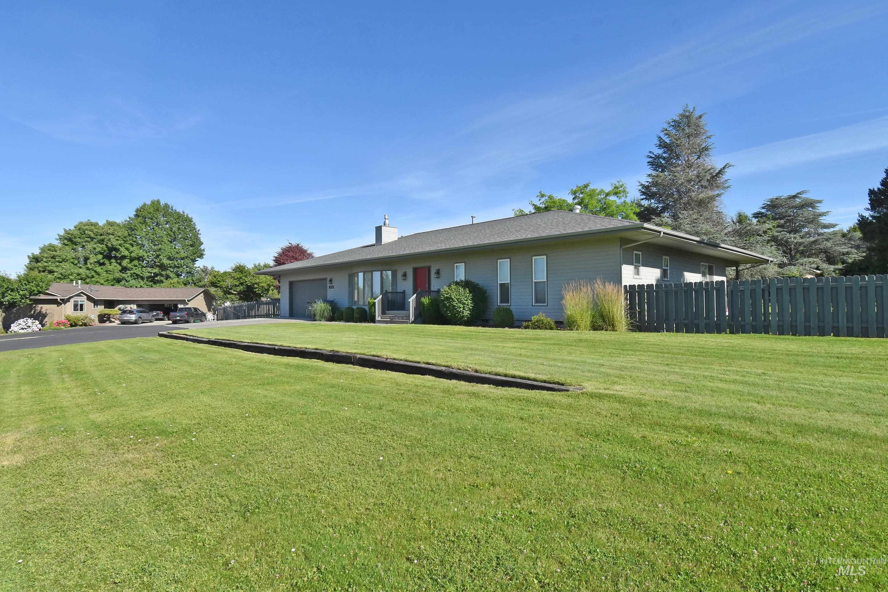 1021 Grelle Avenue, Lewiston, Idaho 83501, 3 Bedrooms, 2 Bathrooms, Residential For Sale, Price $635,000, 98992245