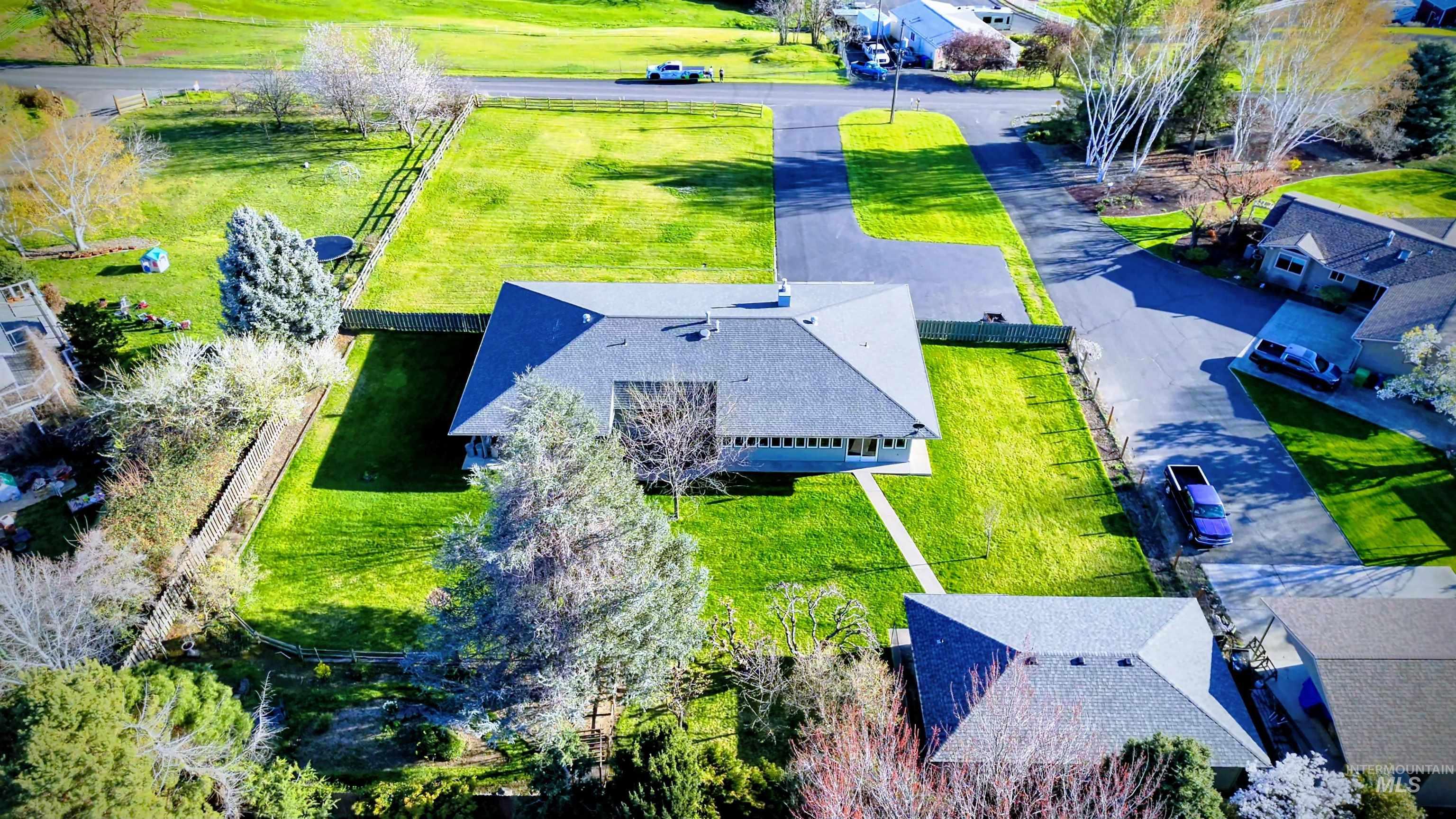 1021 Grelle Avenue, Lewiston, Idaho 83501, 3 Bedrooms, 2 Bathrooms, Residential For Sale, Price $635,000, 98992245