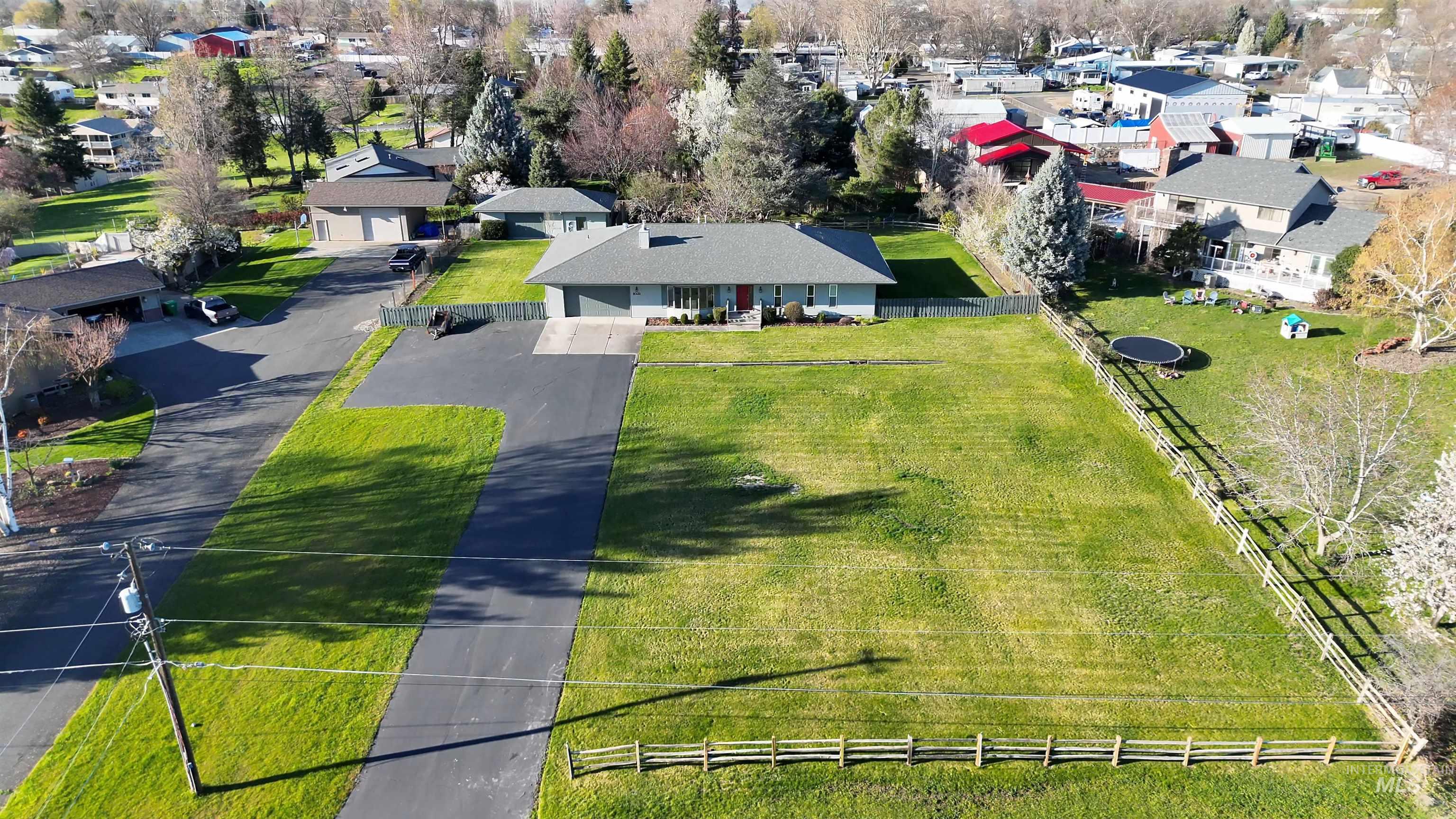 1021 Grelle Avenue, Lewiston, Idaho 83501, 3 Bedrooms, 2 Bathrooms, Residential For Sale, Price $635,000, 98992245