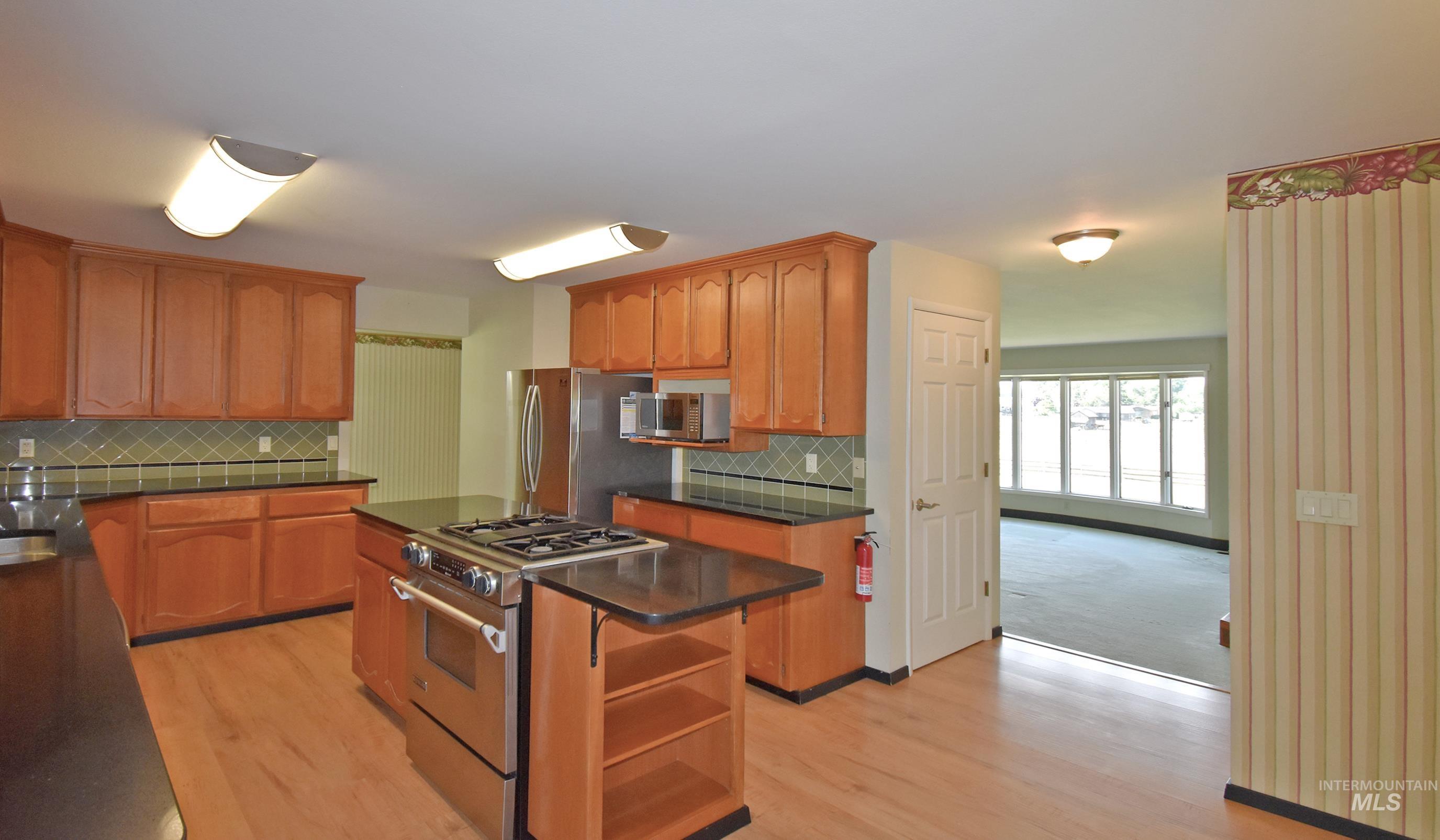 1021 Grelle Avenue, Lewiston, Idaho 83501, 3 Bedrooms, 2 Bathrooms, Residential For Sale, Price $635,000, 98992245