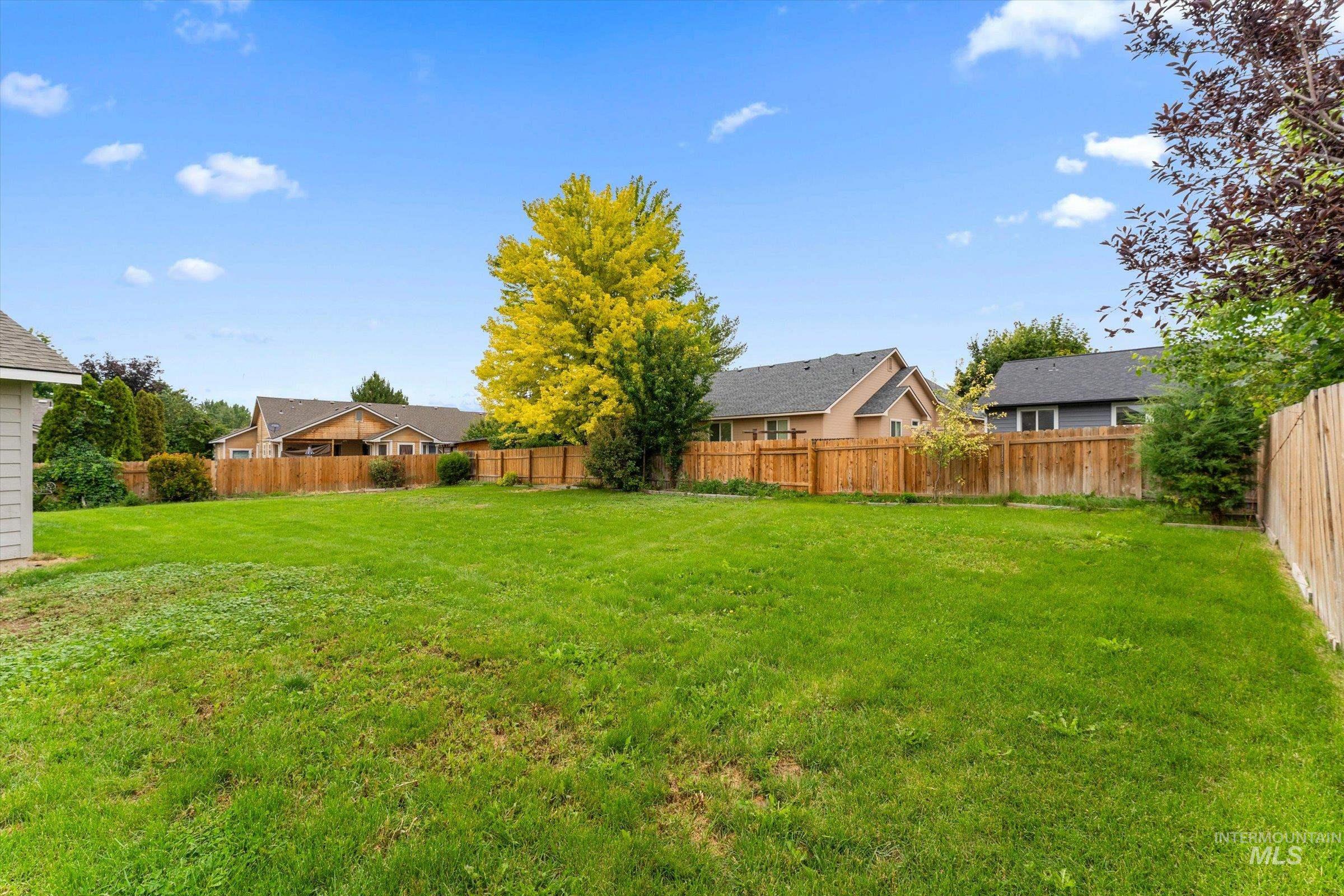 1780 W Caspain St., Kuna, Idaho 83634, 5 Bedrooms, 3.5 Bathrooms, Residential For Sale, Price $585,000, 98992247