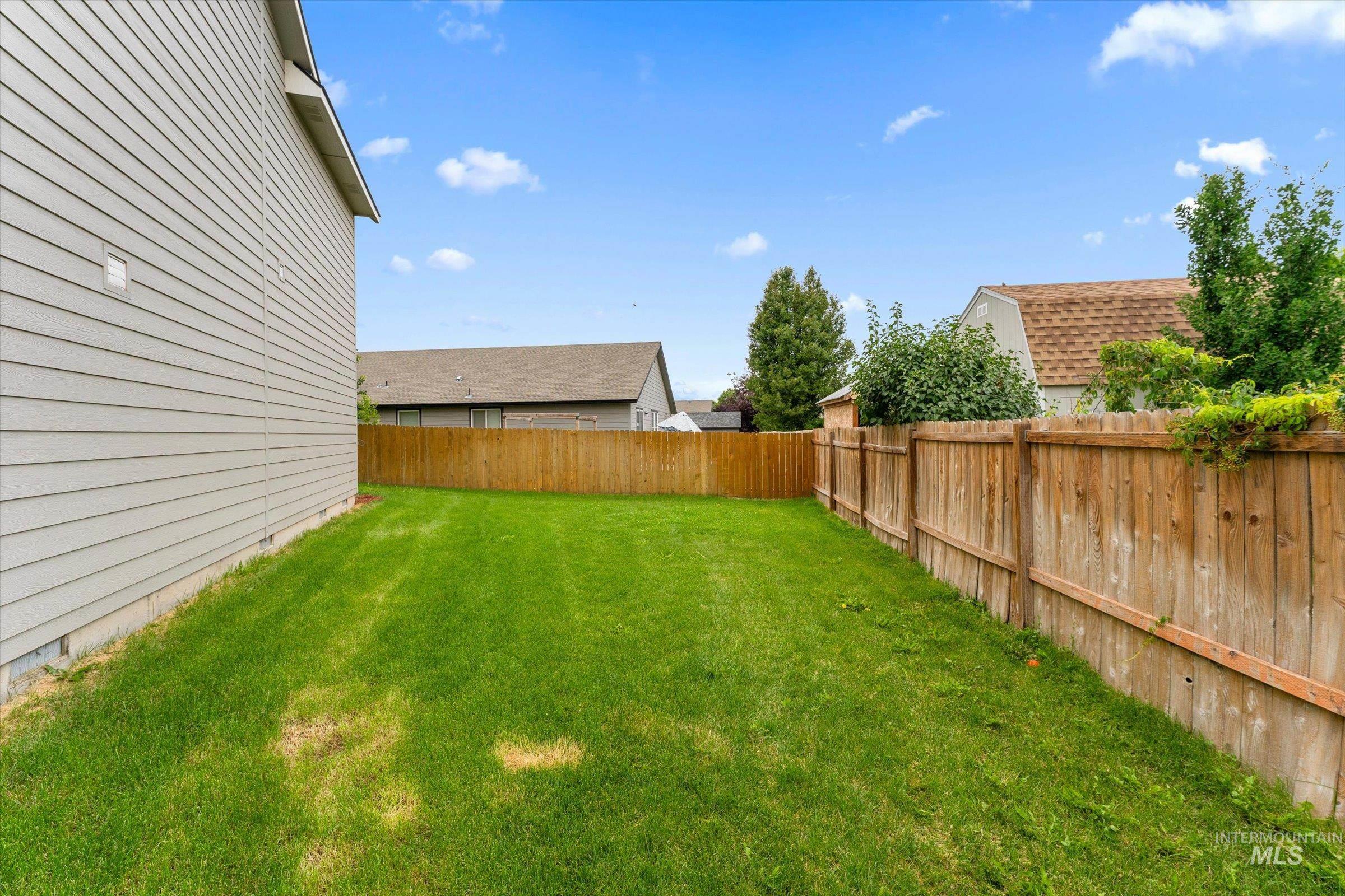 1780 W Caspain St., Kuna, Idaho 83634, 5 Bedrooms, 3.5 Bathrooms, Residential For Sale, Price $585,000, 98992247