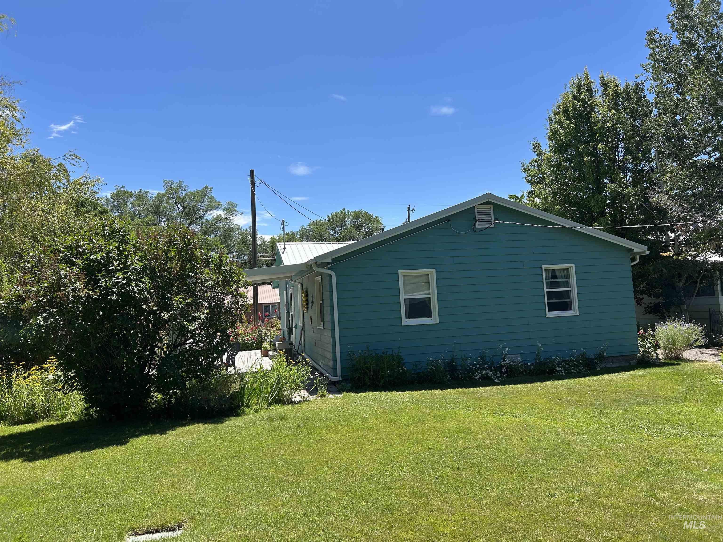 604 8th Ave E, Jerome, Idaho 83338, 2 Bedrooms, 1.5 Bathrooms, Residential For Sale, Price $249,900,MLS 98992248