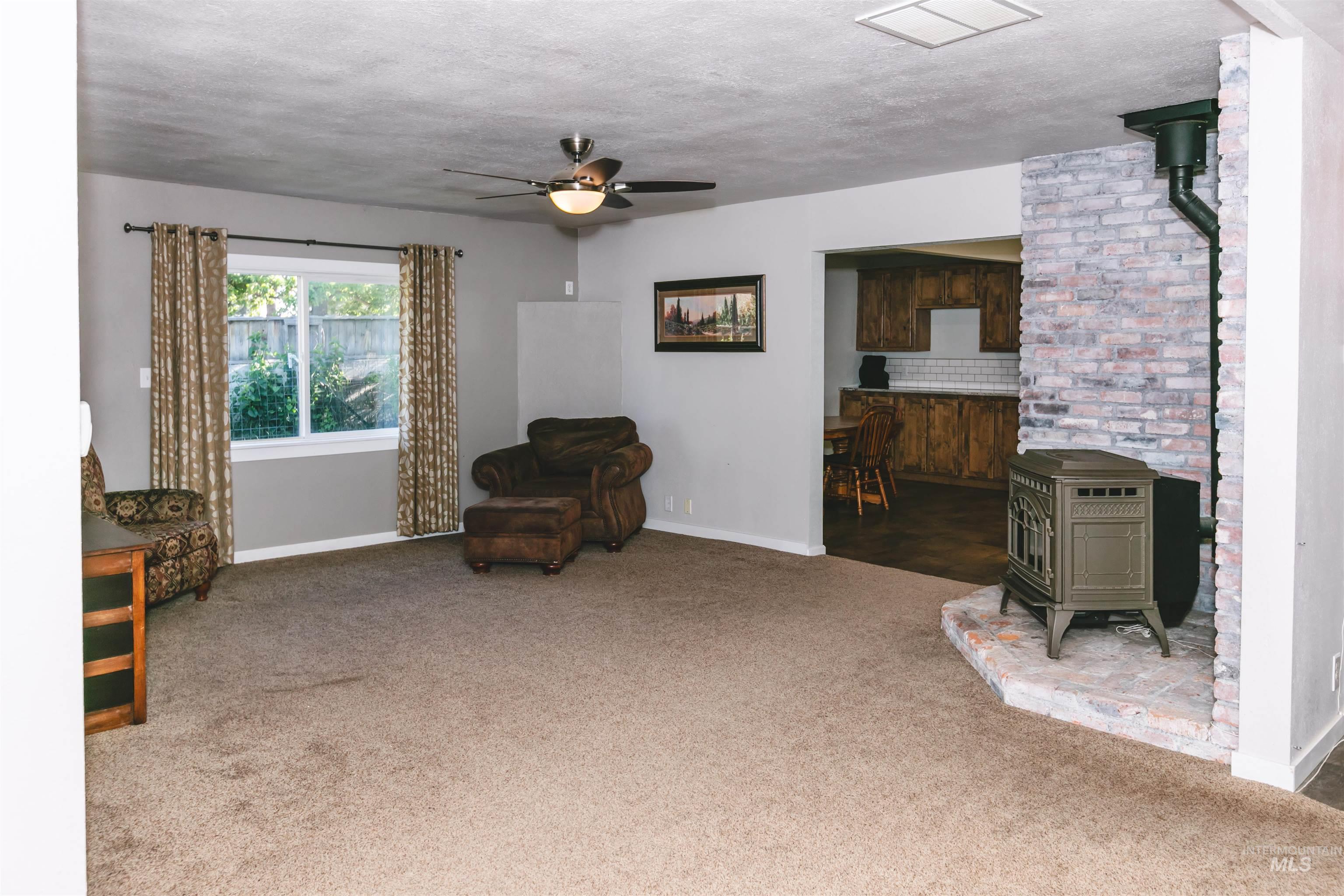 2185 Hollywood Blvd, Emmett, Idaho 83617-9517, 3 Bedrooms, 2 Bathrooms, Residential For Sale, Price $569,900, 98992257