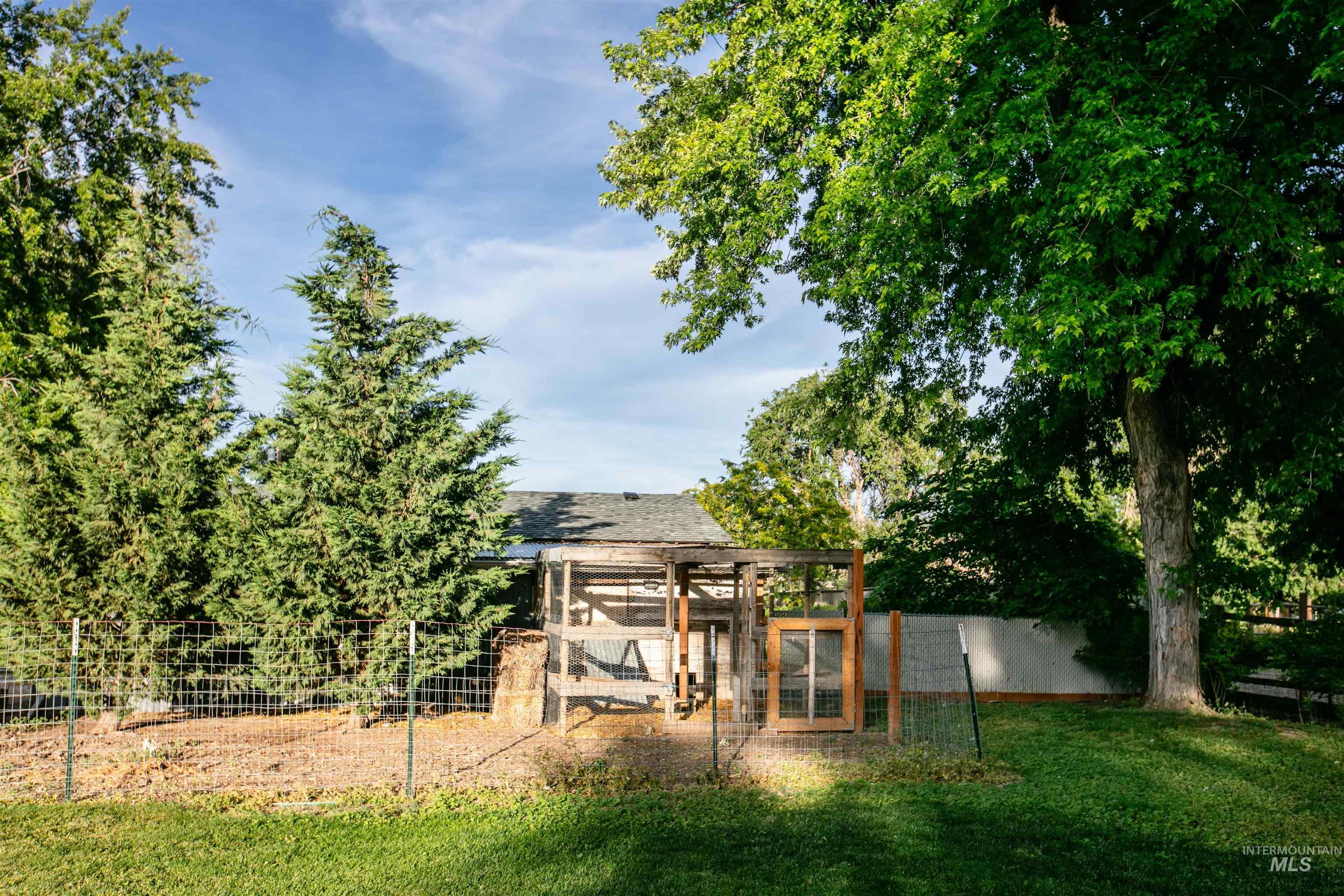 2185 Hollywood Blvd, Emmett, Idaho 83617-9517, 3 Bedrooms, 2 Bathrooms, Residential For Sale, Price $569,900, 98992257